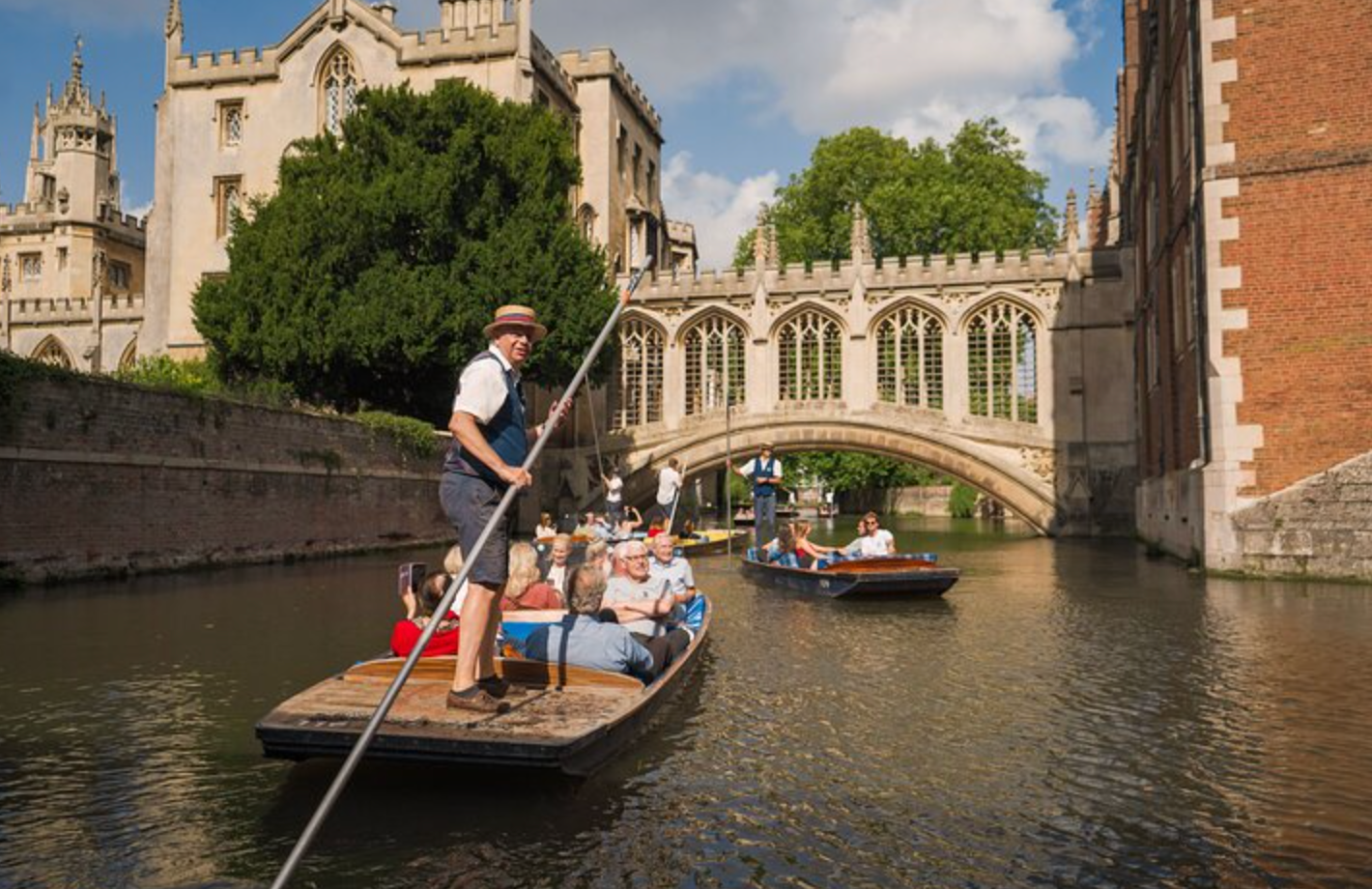 River Cam Punting Tour with Cambridge Colleges