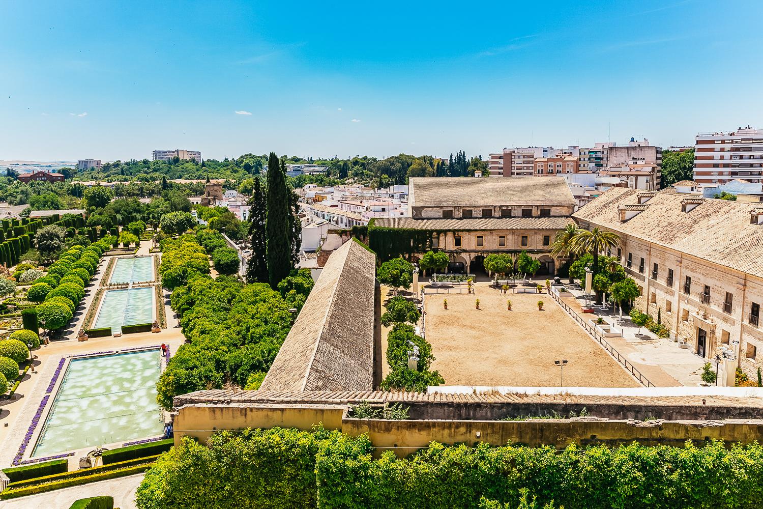Córdoba: Jewish Quarter, Mosque-Cathedral & Alcázar Gardens Tour