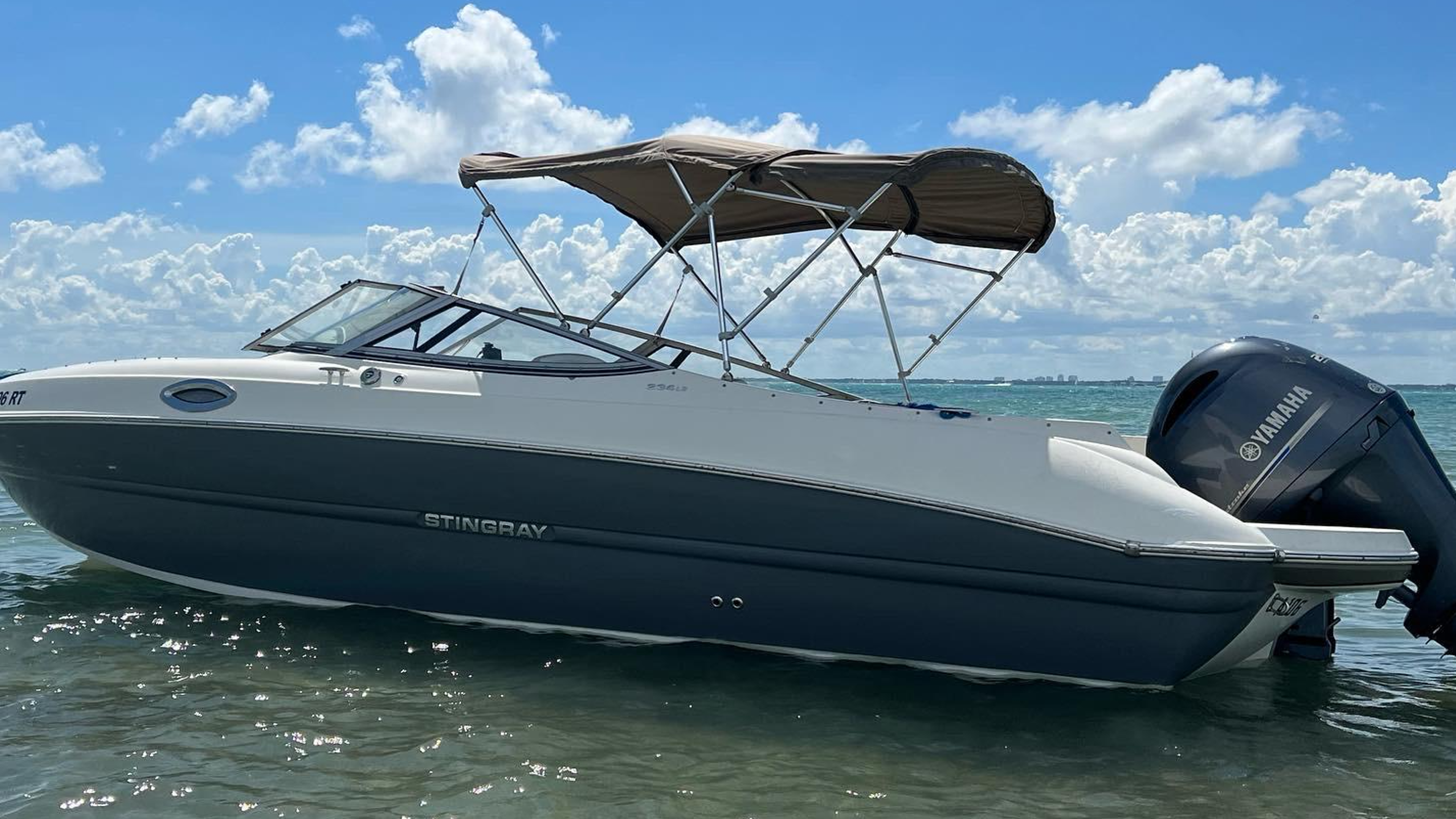 Private 24-Foot Boat Rental in Miami Bay