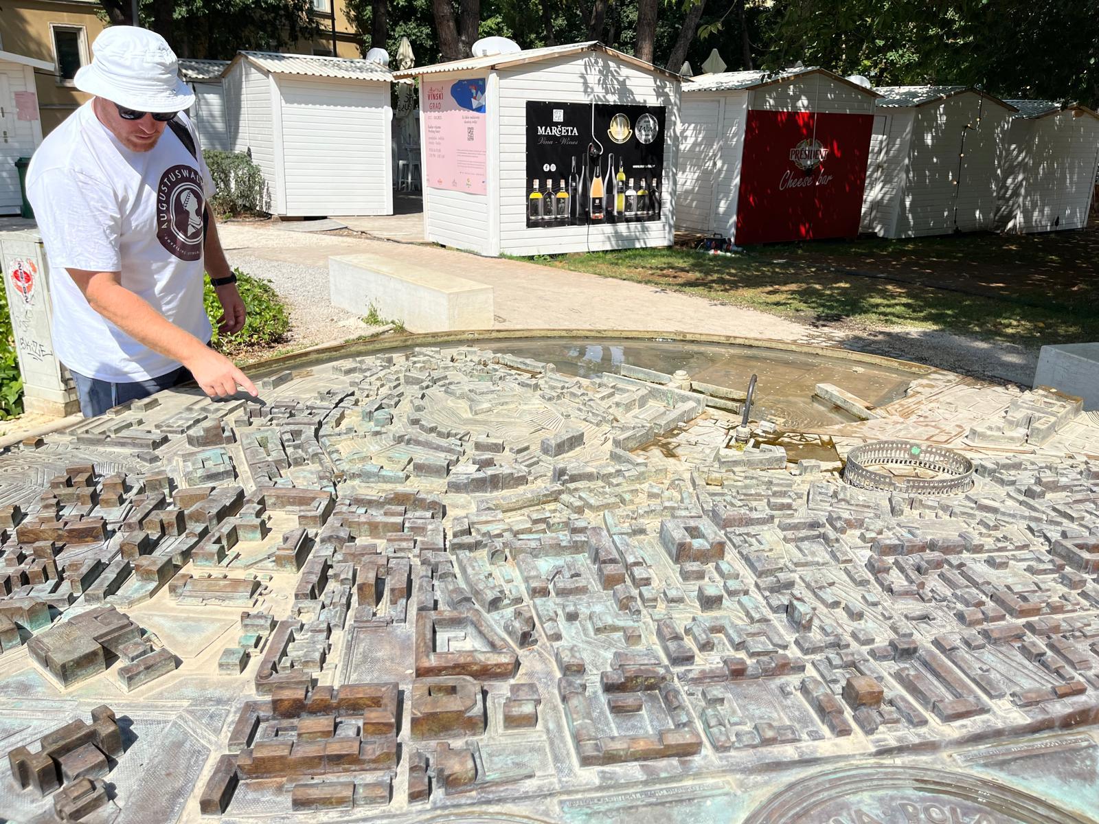 Private Pula Historical Walking Tour with Arena Access