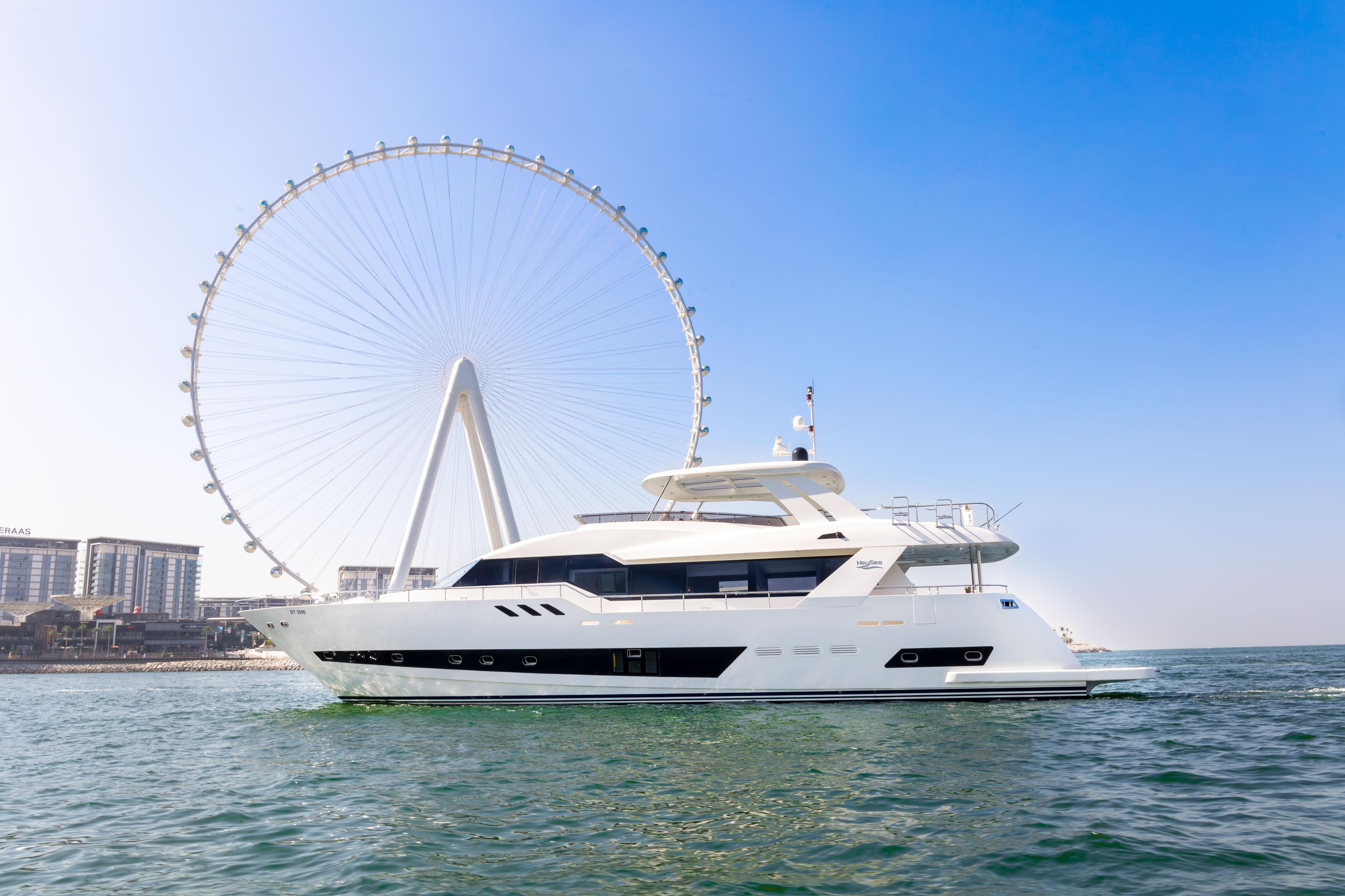Dubai Luxury Yacht Cruise with Optional Live BBQ & Drinks