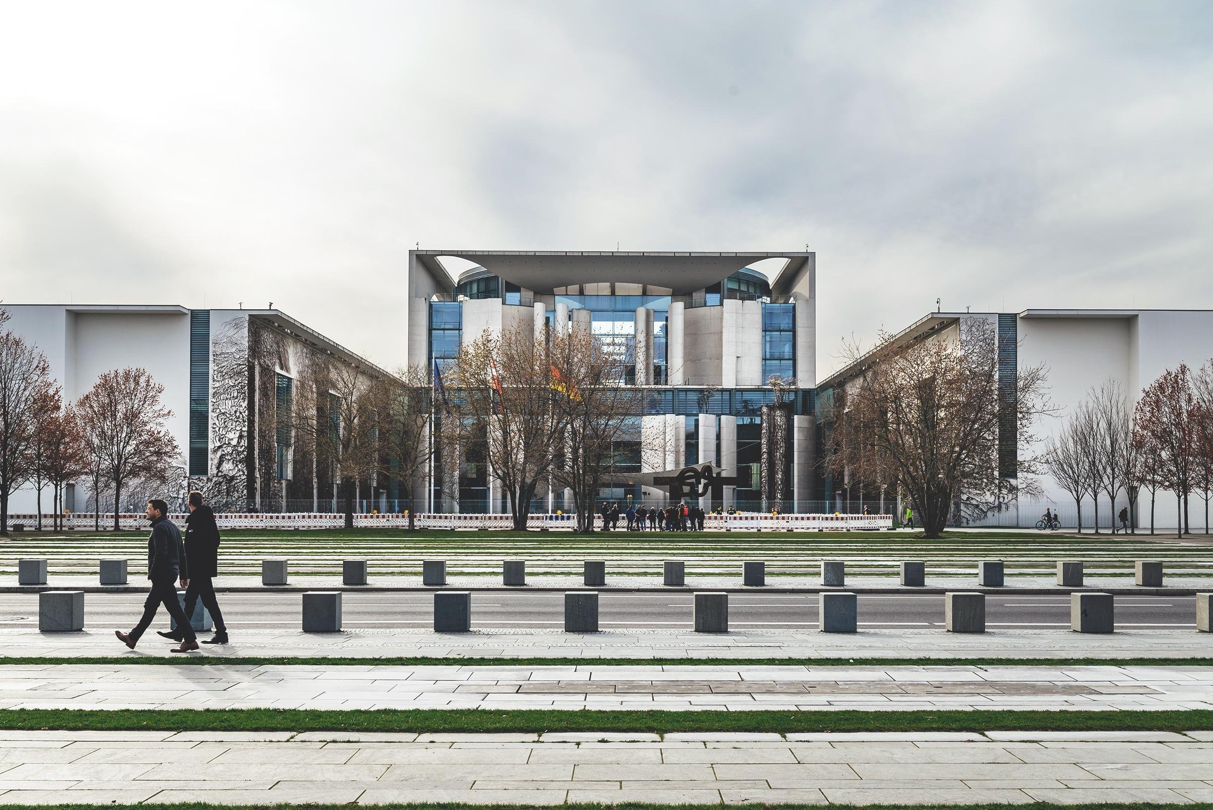 Berlin: Guided Walking Tour around the Reichstag