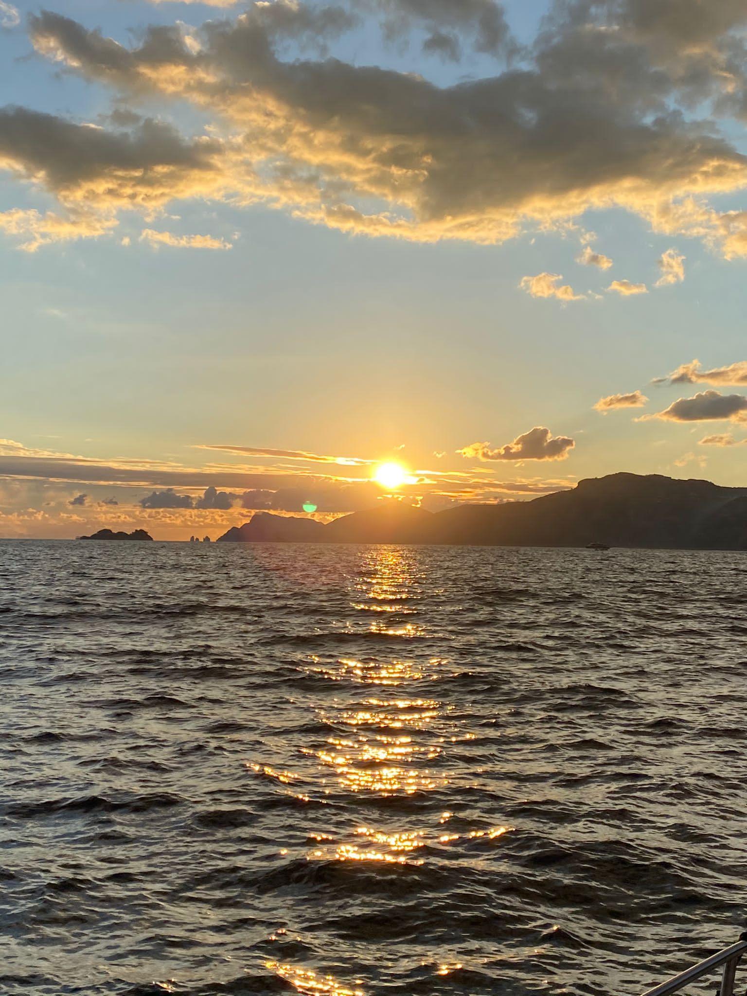 Amalfi Coast Sunset Boat Tour from Positano with Prosecco