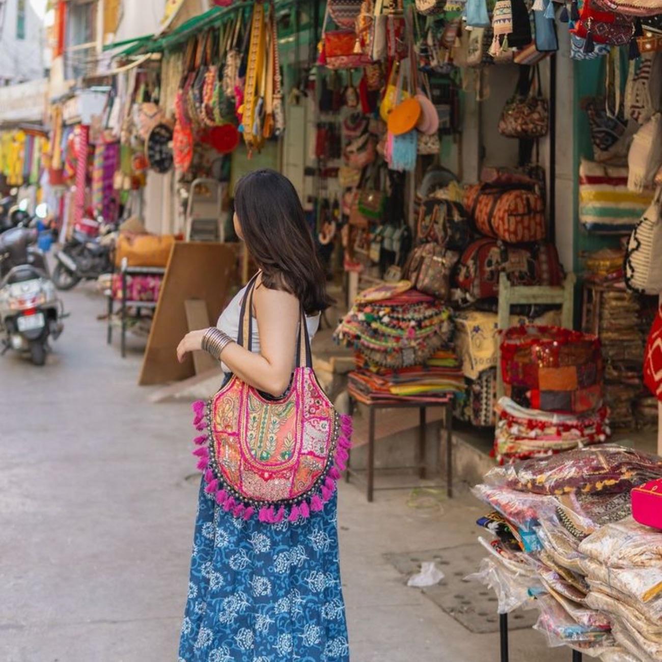 Delhi Personal Shopping Tour with Local Expert