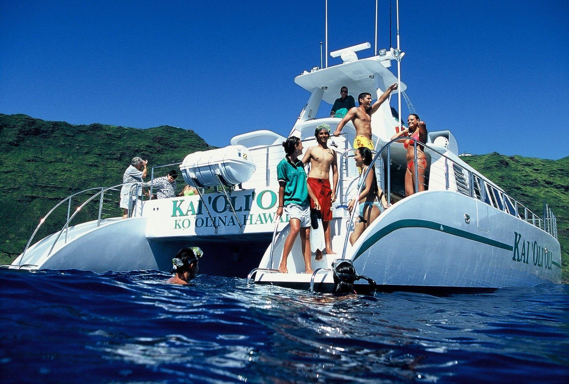 Waianae Coast Dolphin & Snorkel Cruise with Hawaiian Buffet