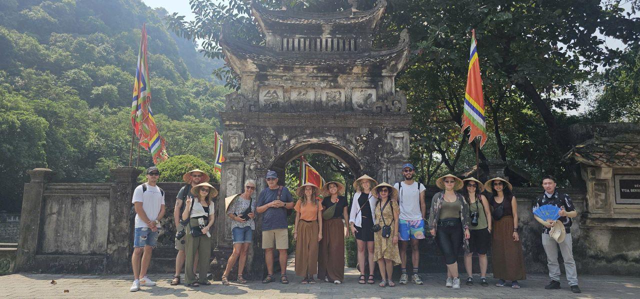 Hanoi to Ninh Binh: Hoa Lu, Trang An & Mua Cave Day Tour