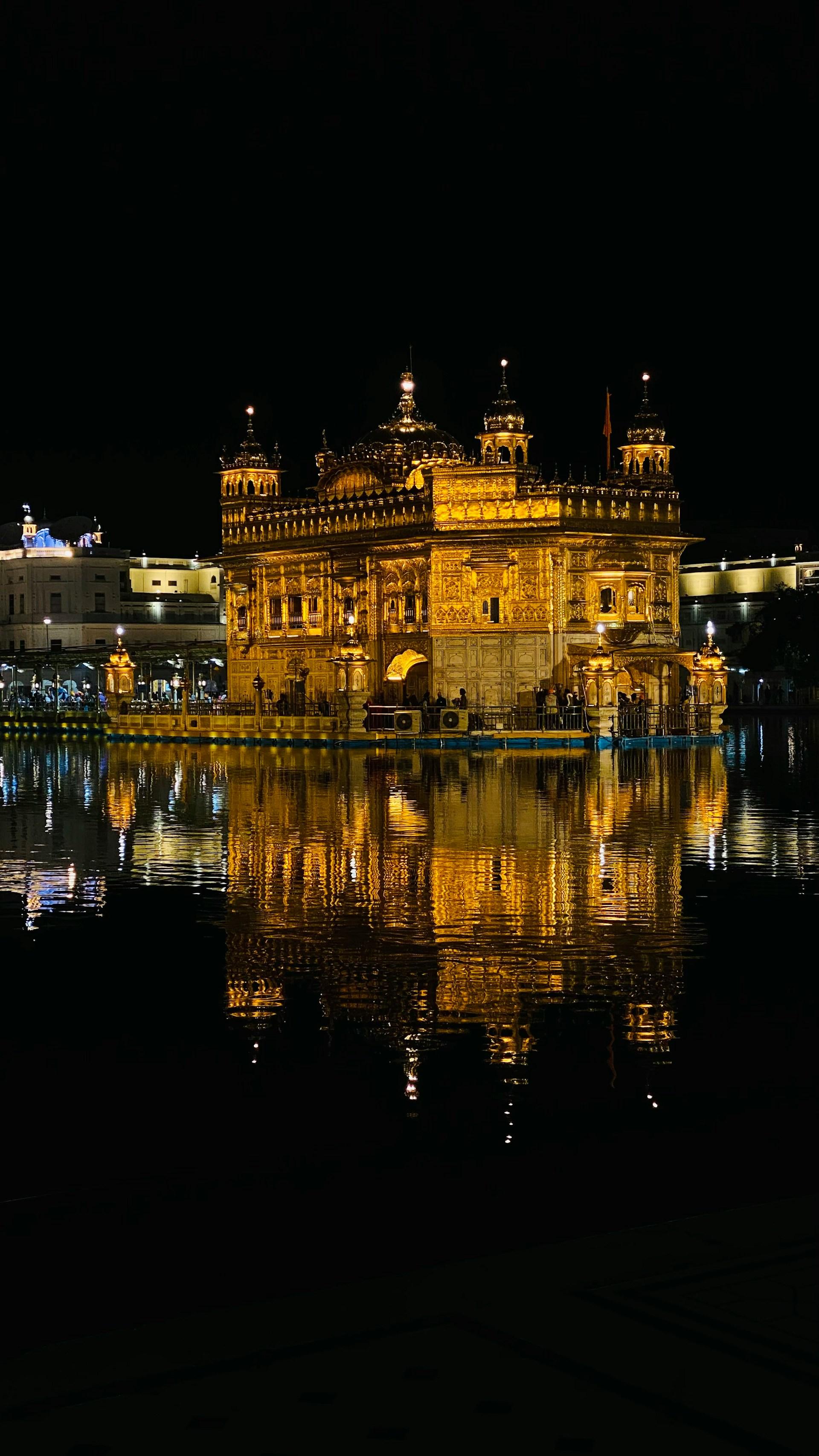 Amritsar Evening Tour: Temples, Markets & Street Food