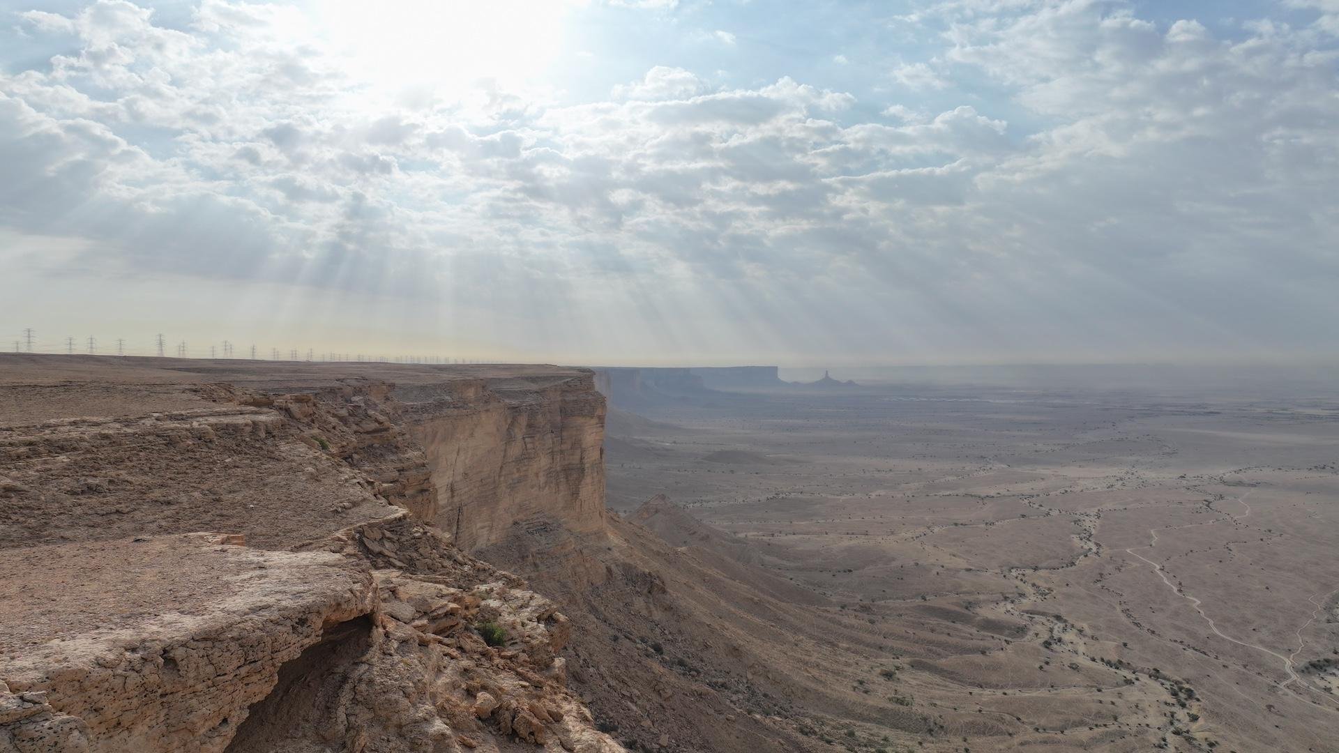 Edge of the World & Darb Al-Manjoor Desert Expedition