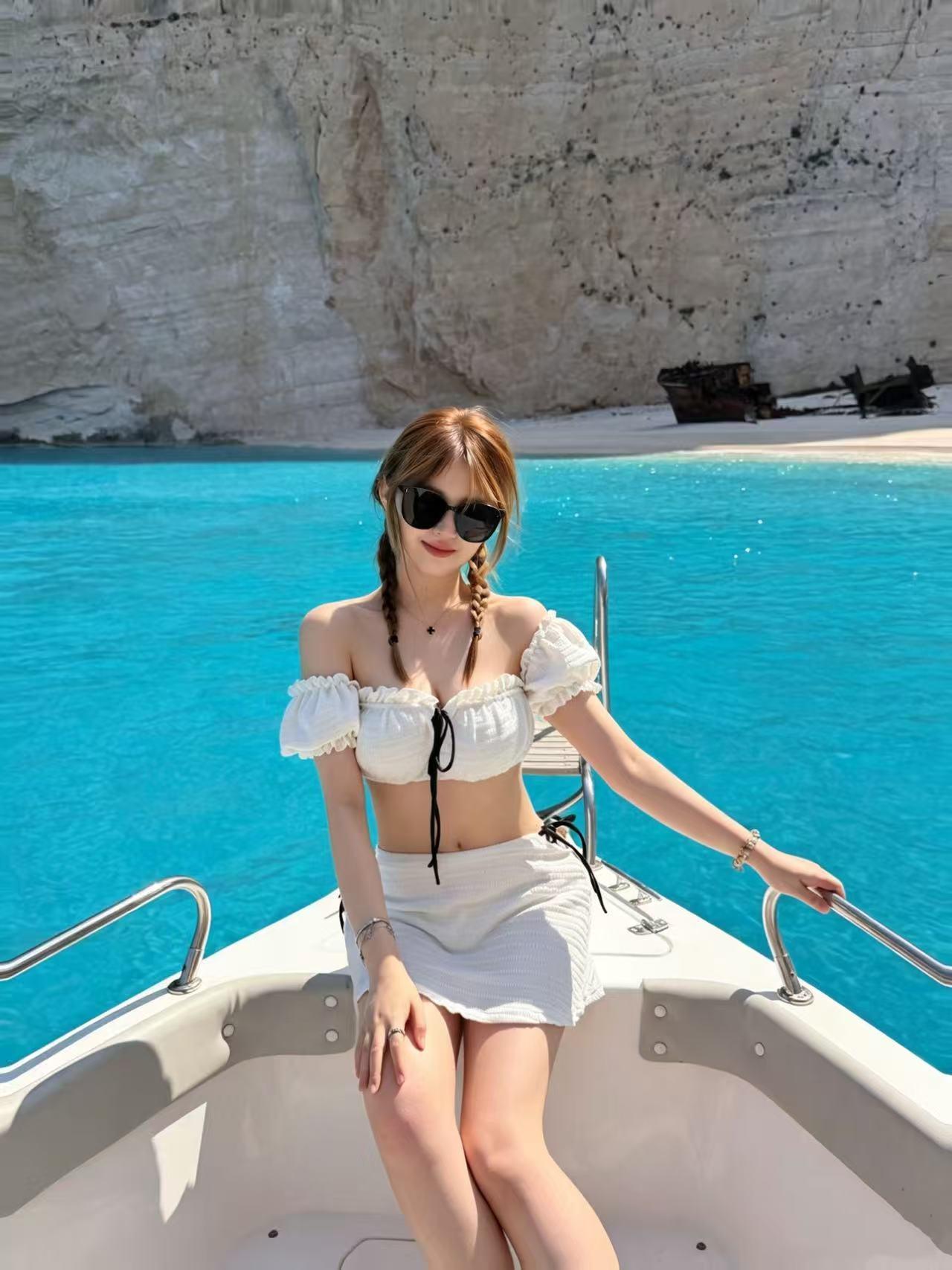 Zakynthos Small-Group Shipwreck & Blue Caves Expedition