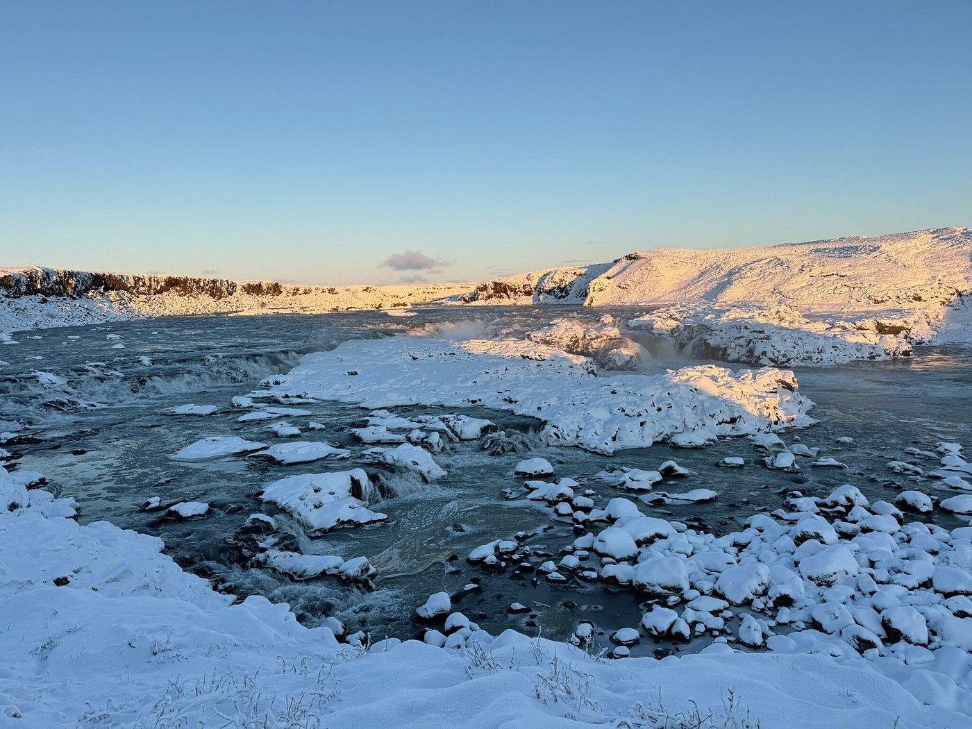 Reykjavik: Private Southern Waterfalls & Icelandic Food Tour