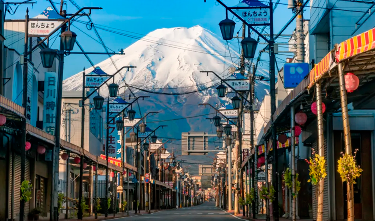 Mt. Fuji Scenic Highlights & Lake Kawaguchi Day Trip from Tokyo
