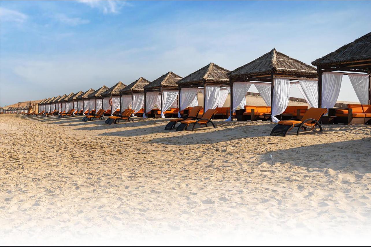 Full-Day Qatar Desert Safari with Camp Dining