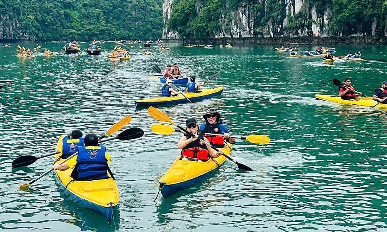 Ha Long & Lan Ha Bay 2-Day 5-Star Cruise with Free Transfer