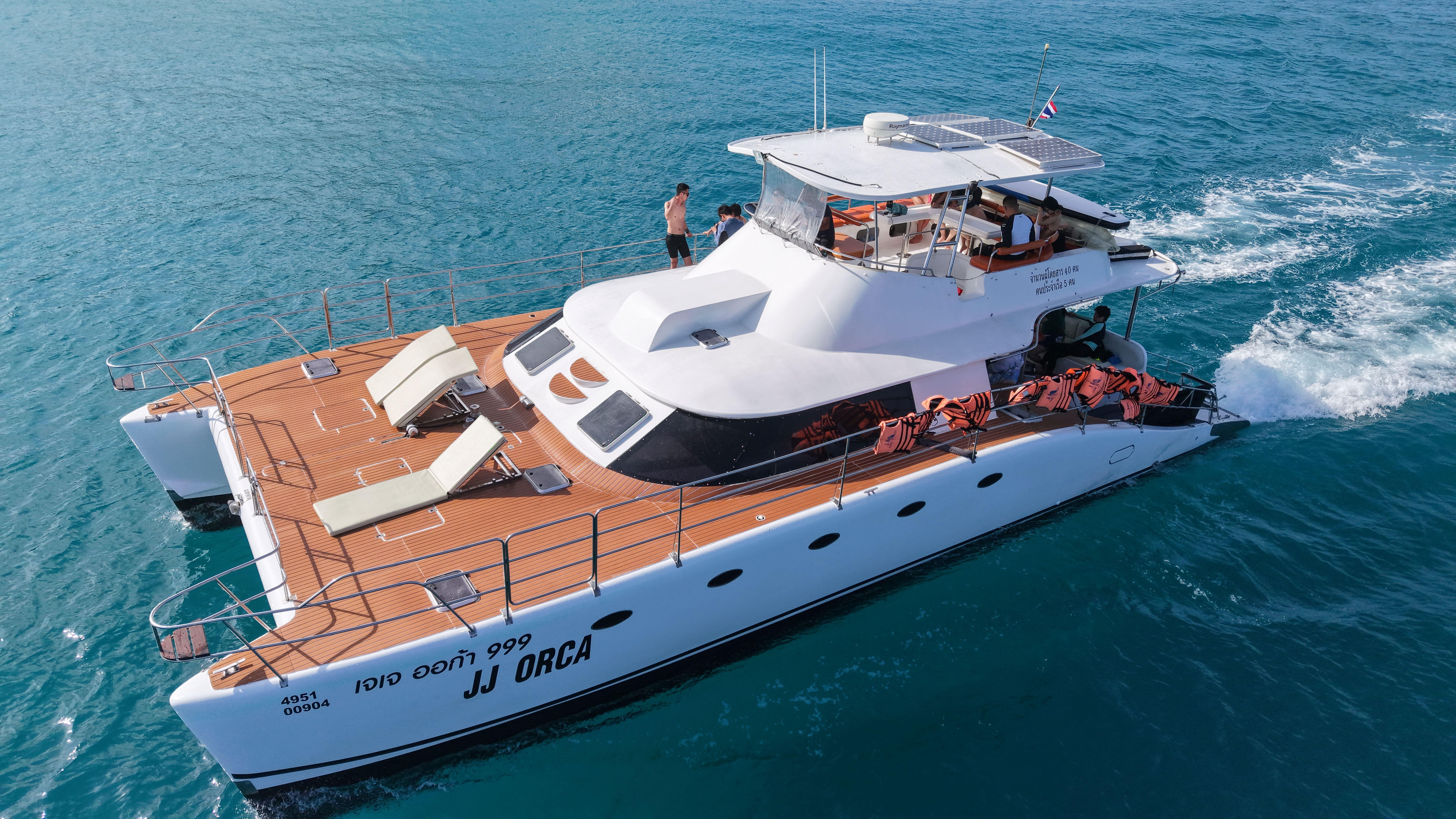 Coral Island Yacht Cruise: Snorkeling & Phromthep Sunset Dinner