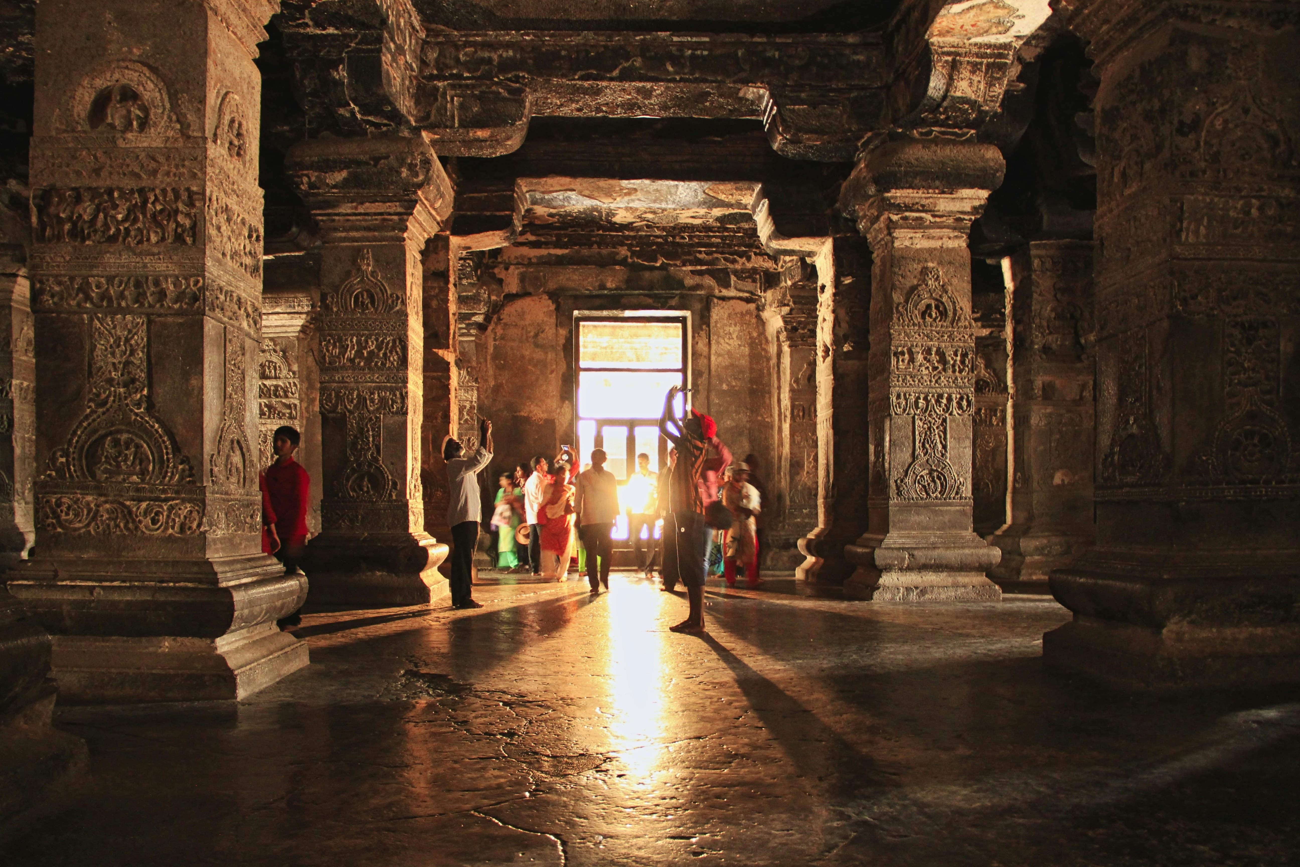 Private 2-Day Ajanta and Ellora Caves Taxi Tour from Aurangabad