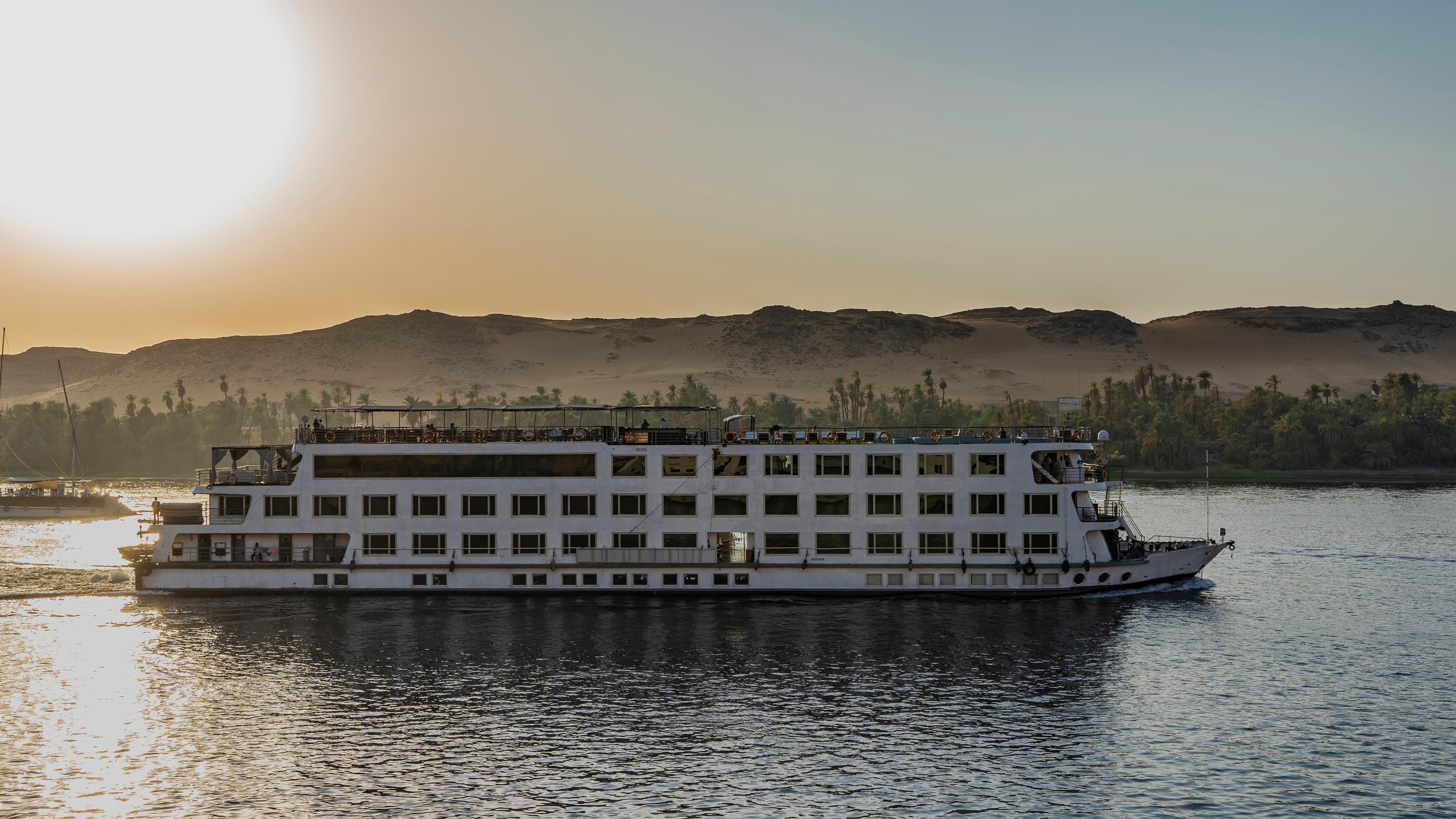 4-Day Private Nile Cruise: Aswan to Luxor with Hot Air Balloon