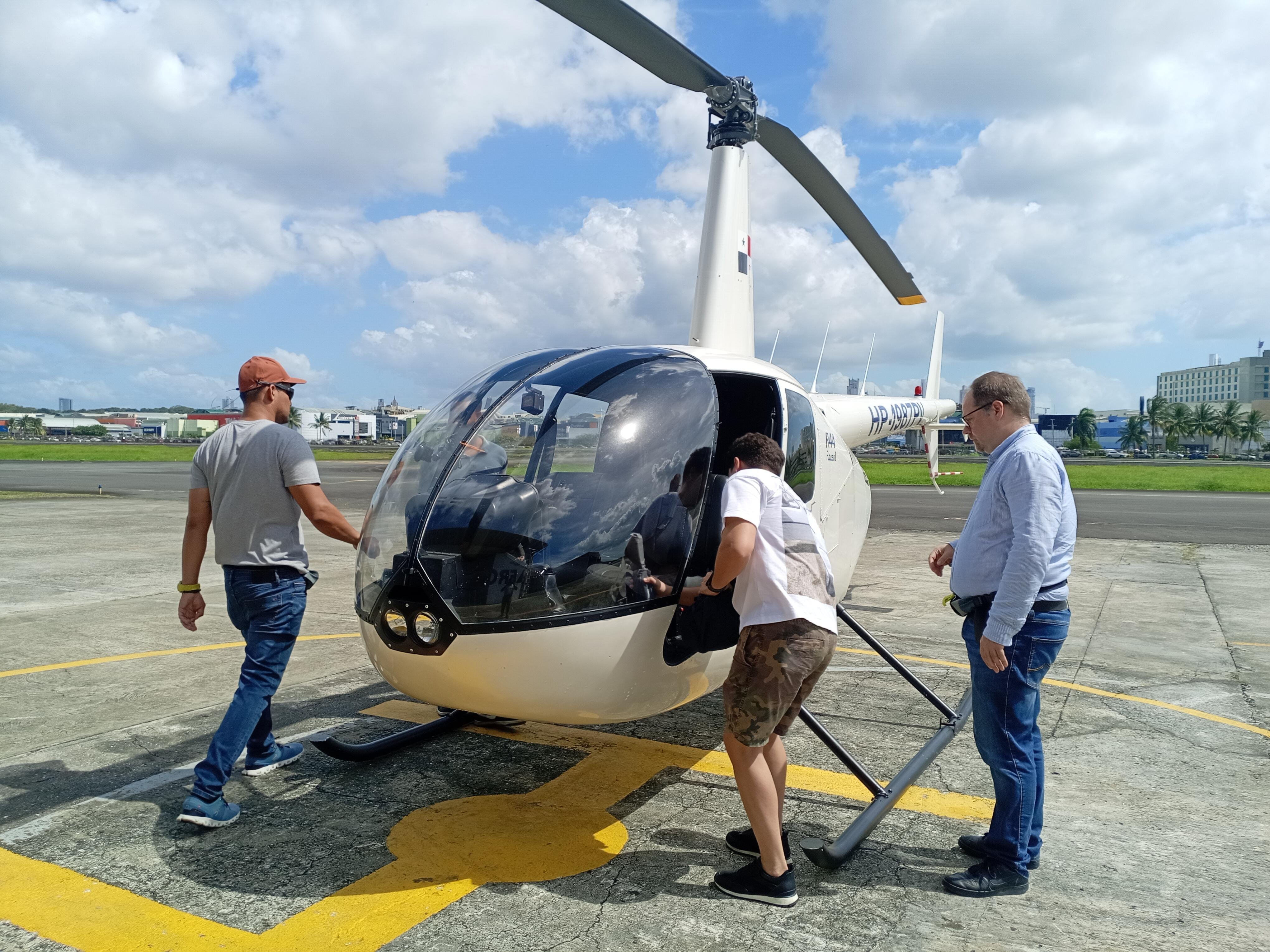 Panama City: Luxury Helicopter Tours & Special Occasion Packages
