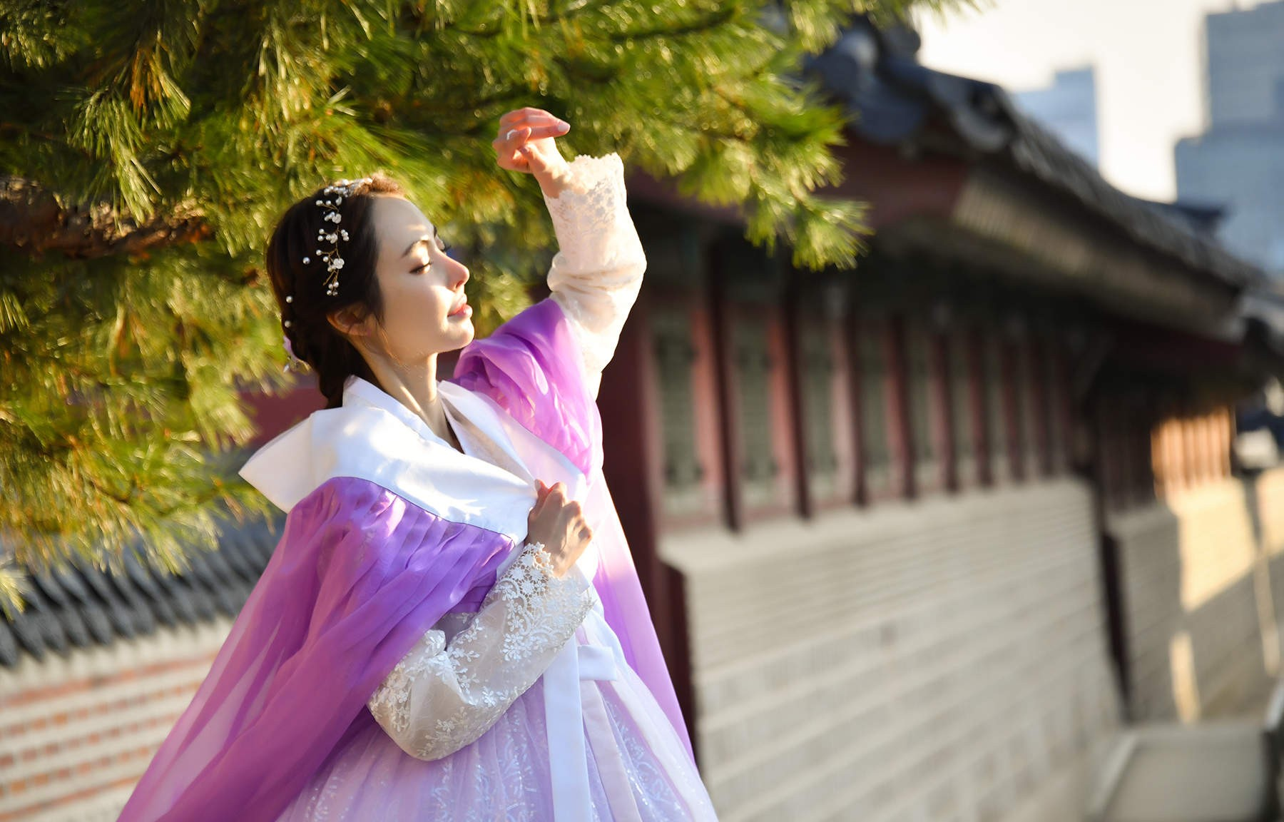Hanbok Rental with Hairstyling at Hanboknam Gyeongbokgung — Seoul K-beauty experience photo 3