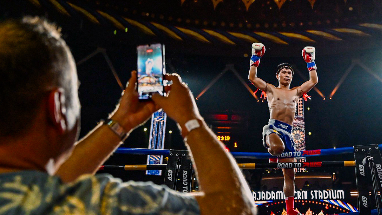 Bangkok:Muay Thai Boxing at Rajadamnern with Hotel Transfer