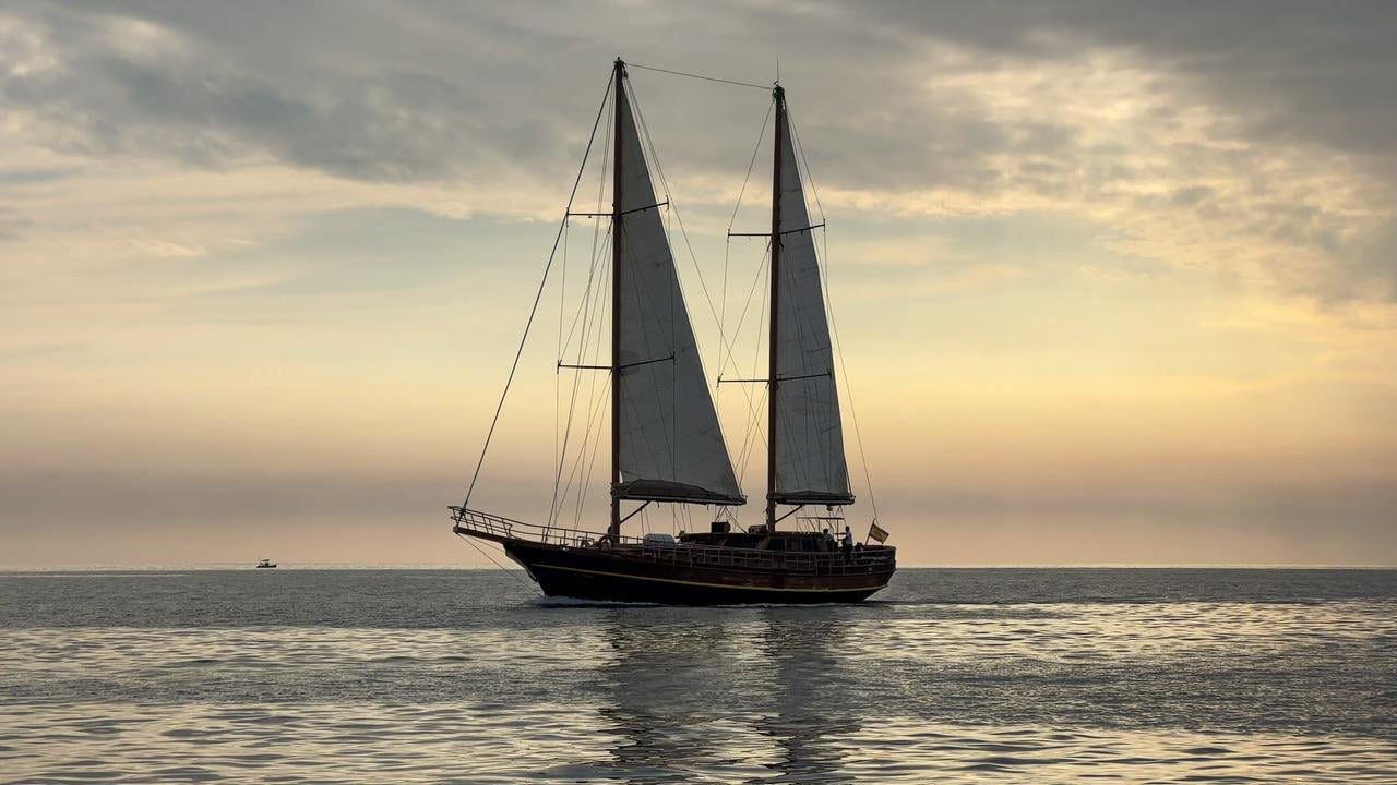 Fuerteventura Sunset Cruise with Live DJ & Dining