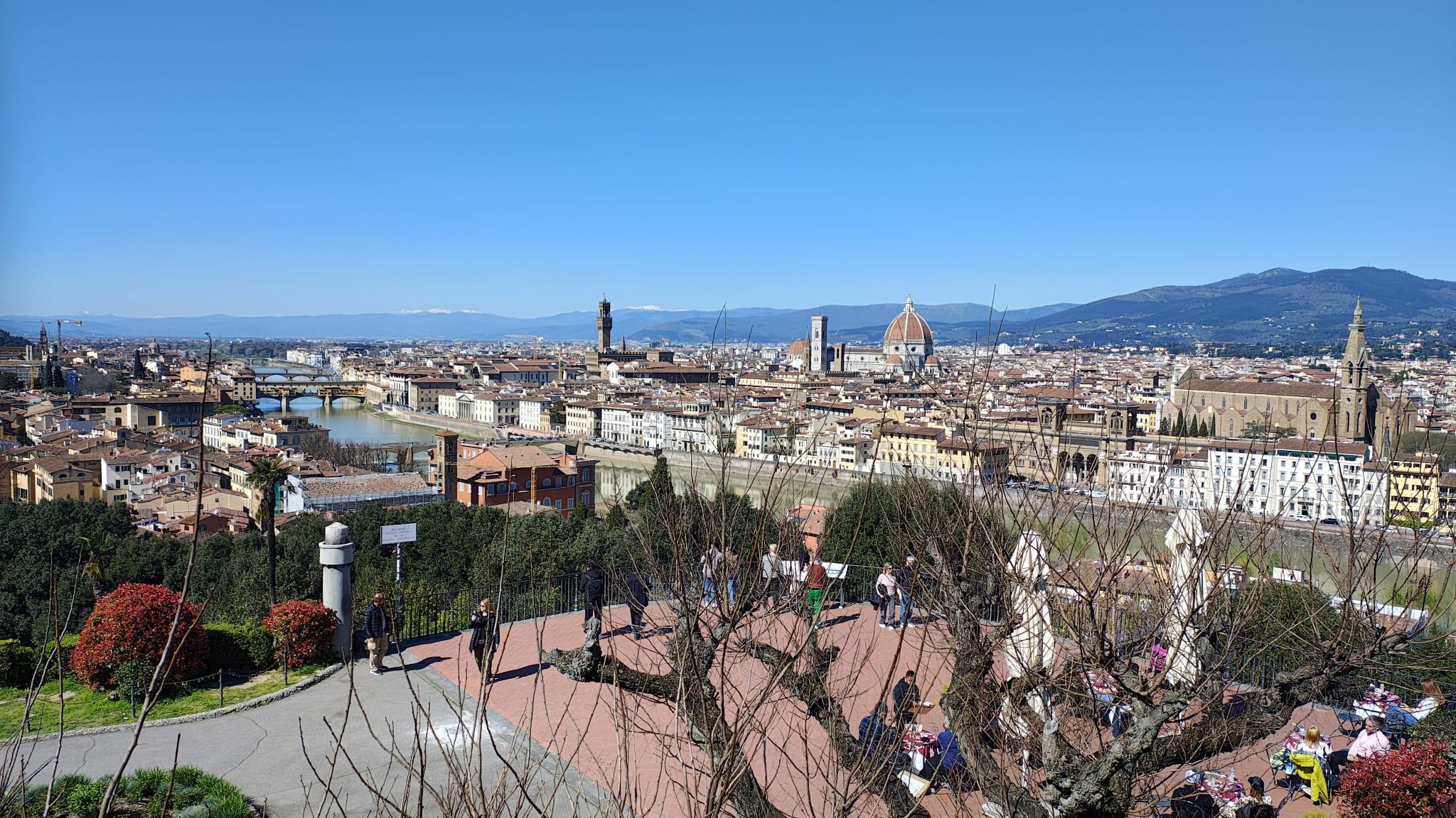 Florence: Michelangelo Hill Panoramic Tour with Food Tasting