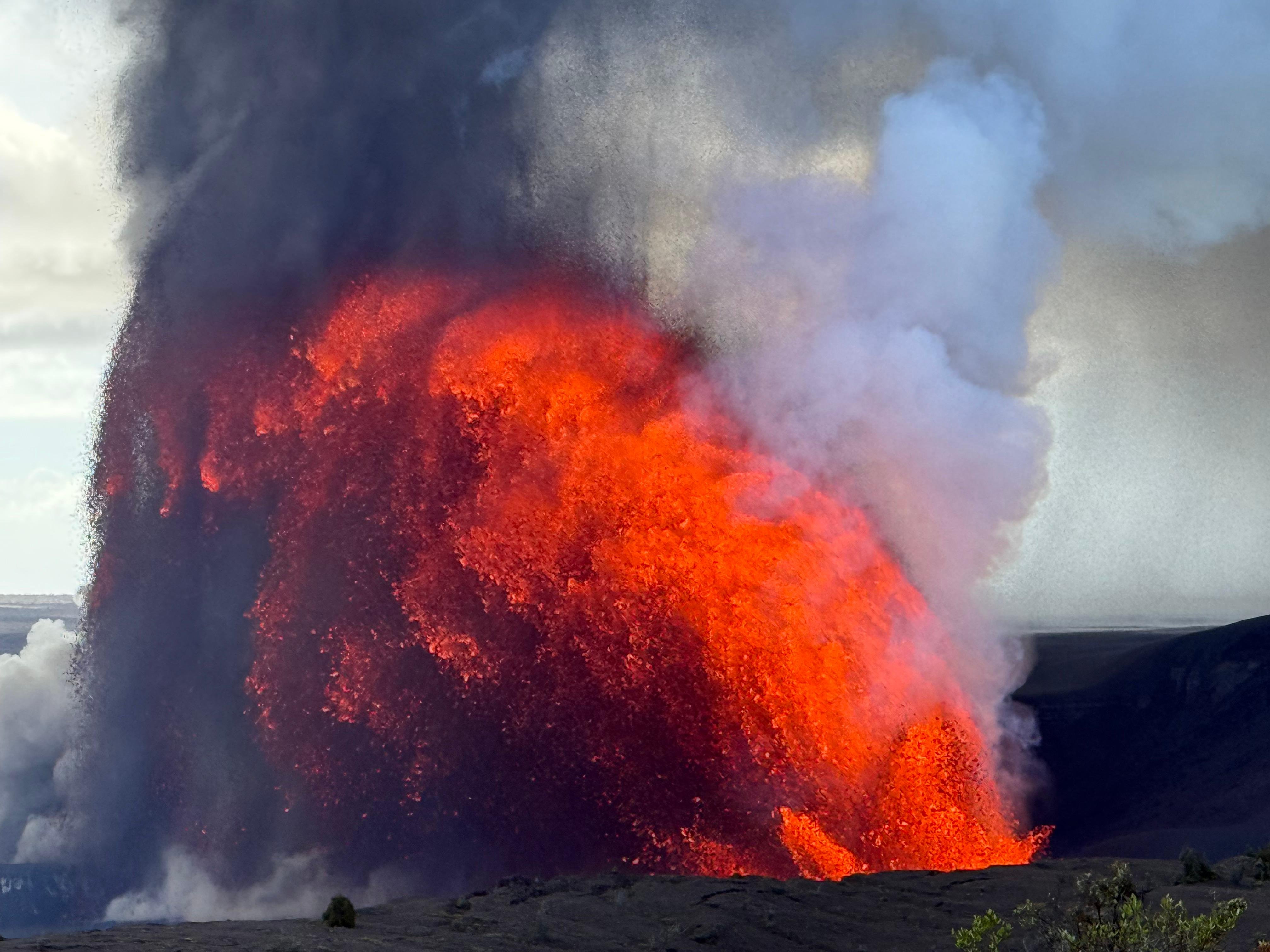 Big Island Volcano & Black Sand Beach Adventure
