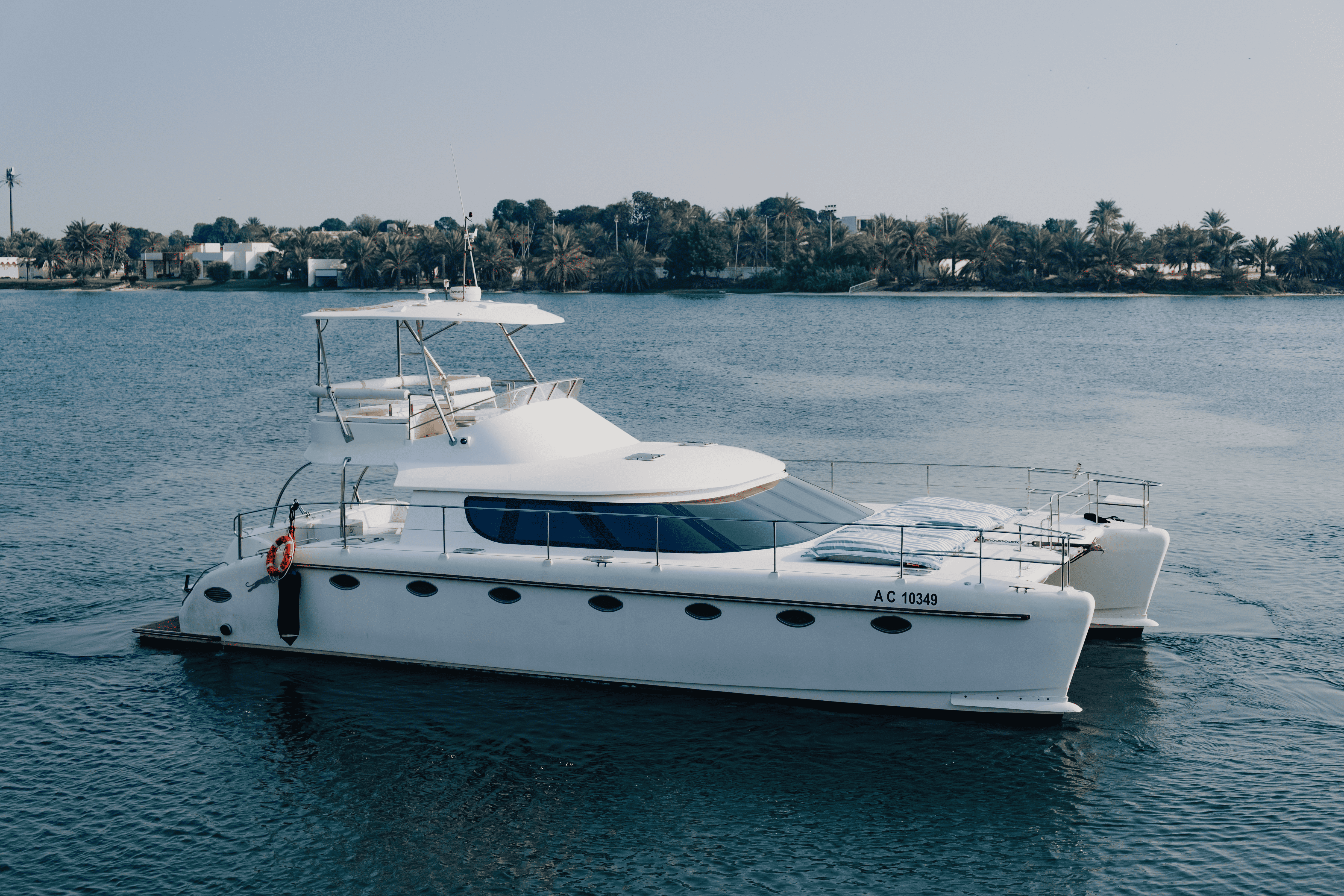 Abu Dhabi Hidden Islands Catamaran Cruise – 5-Hour Adventure