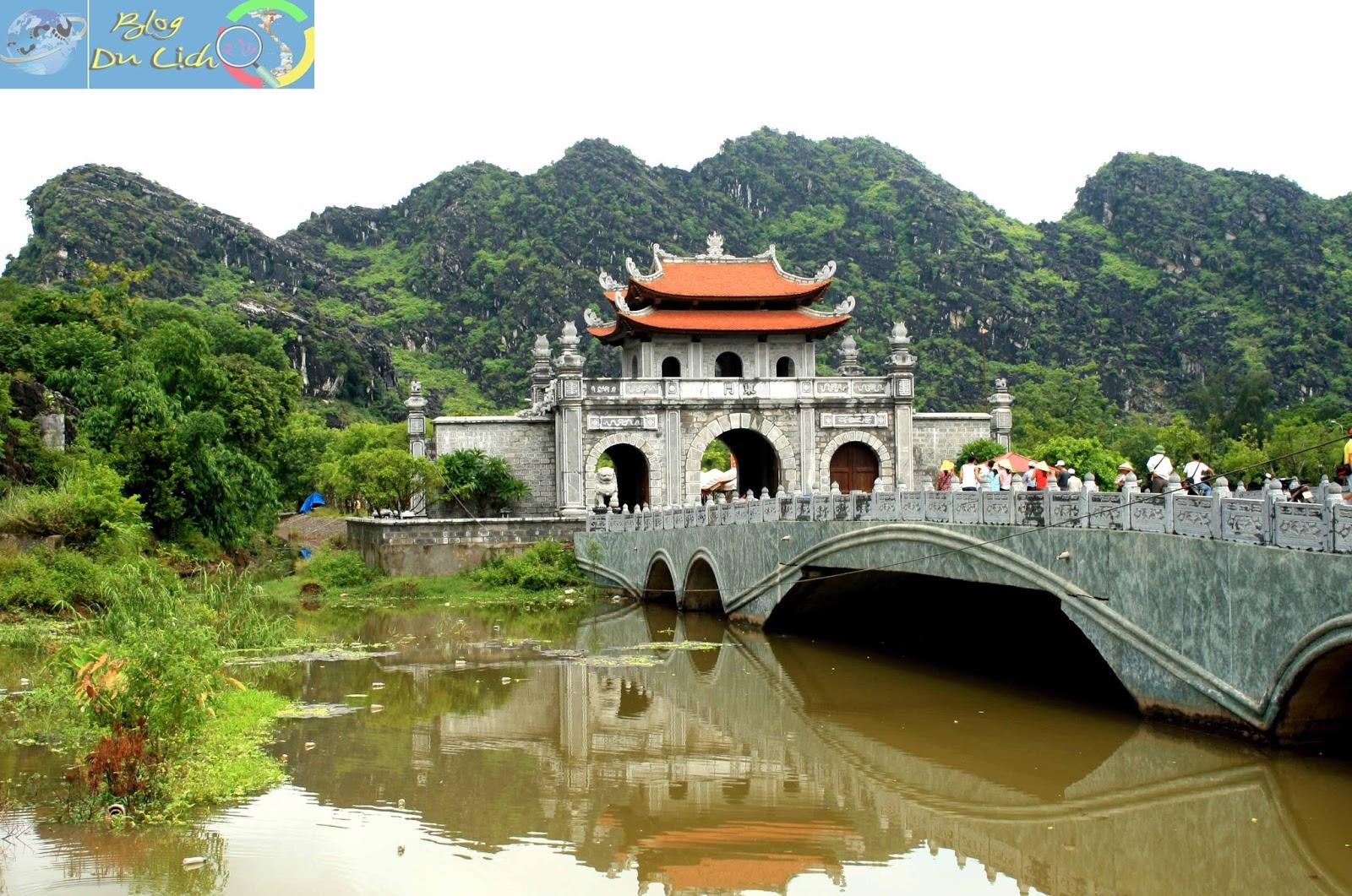 Private Ninh Binh Full-Day Tour: Hoa Lu, Bai Dinh, Trang An & Mua Cave