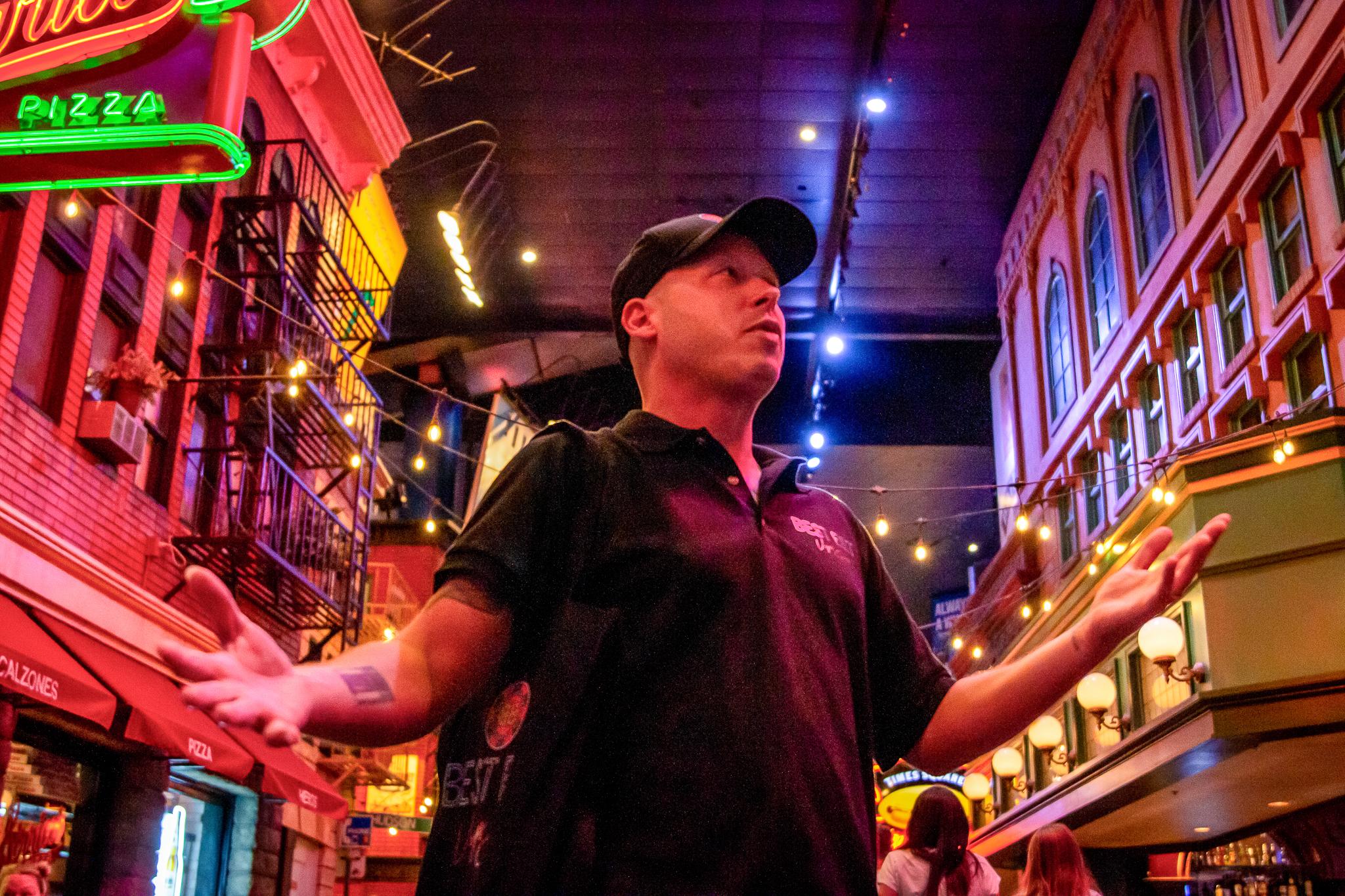 Las Vegas: Foodie Walking Tour on The Strip with Tastings
