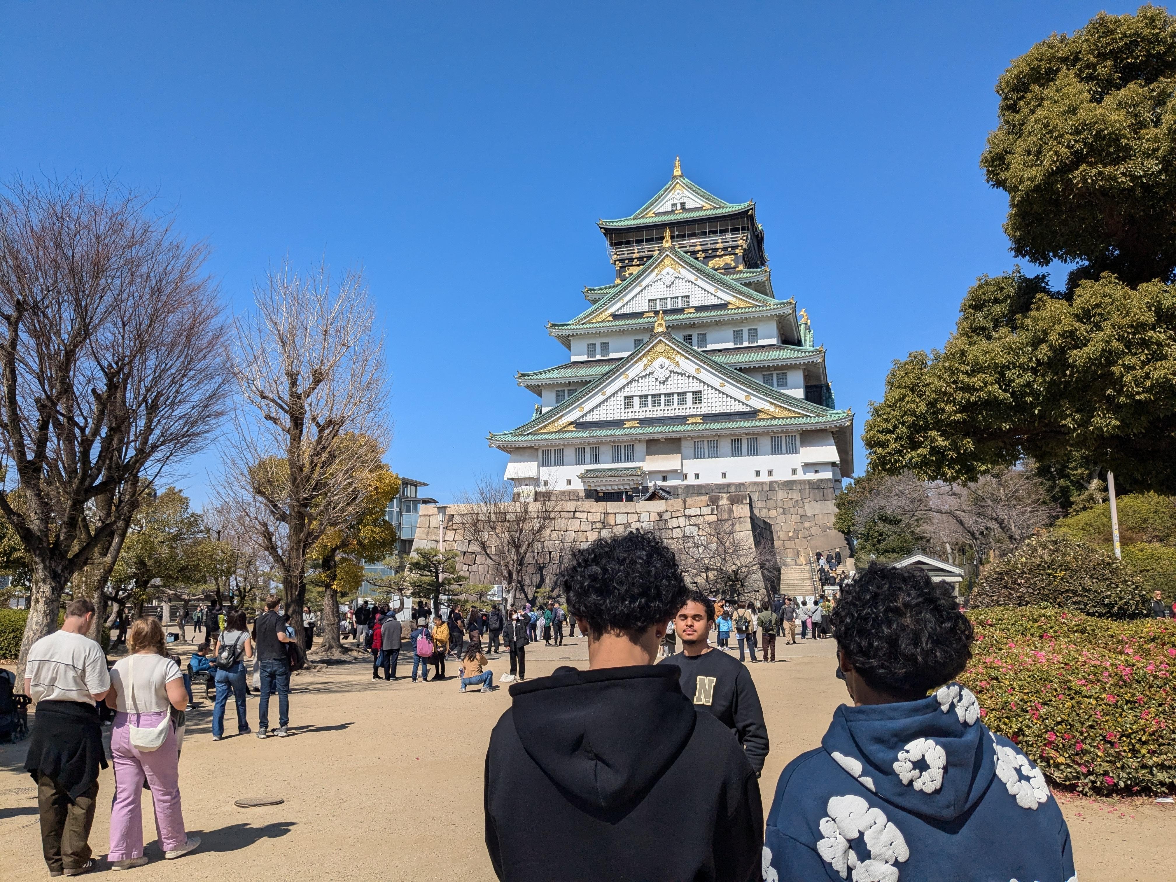 Osaka Castle Guided Tour with a Kansai Local Historian