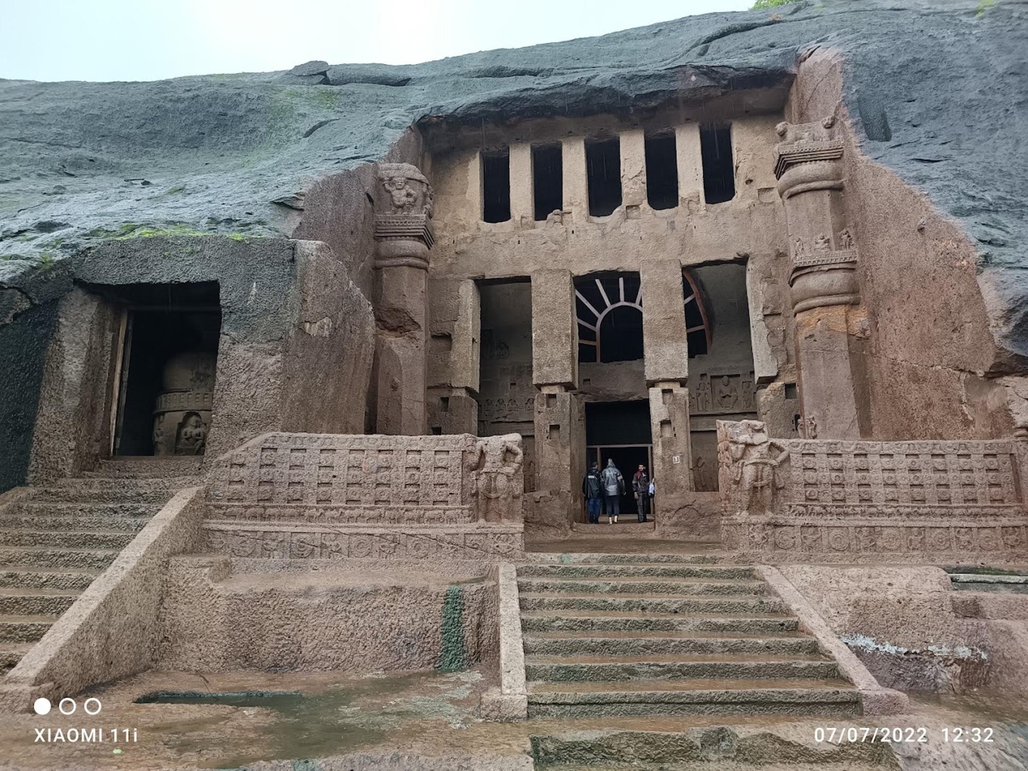 Mumbai: Kanheri Caves & Global Vipassana Pagoda Tour