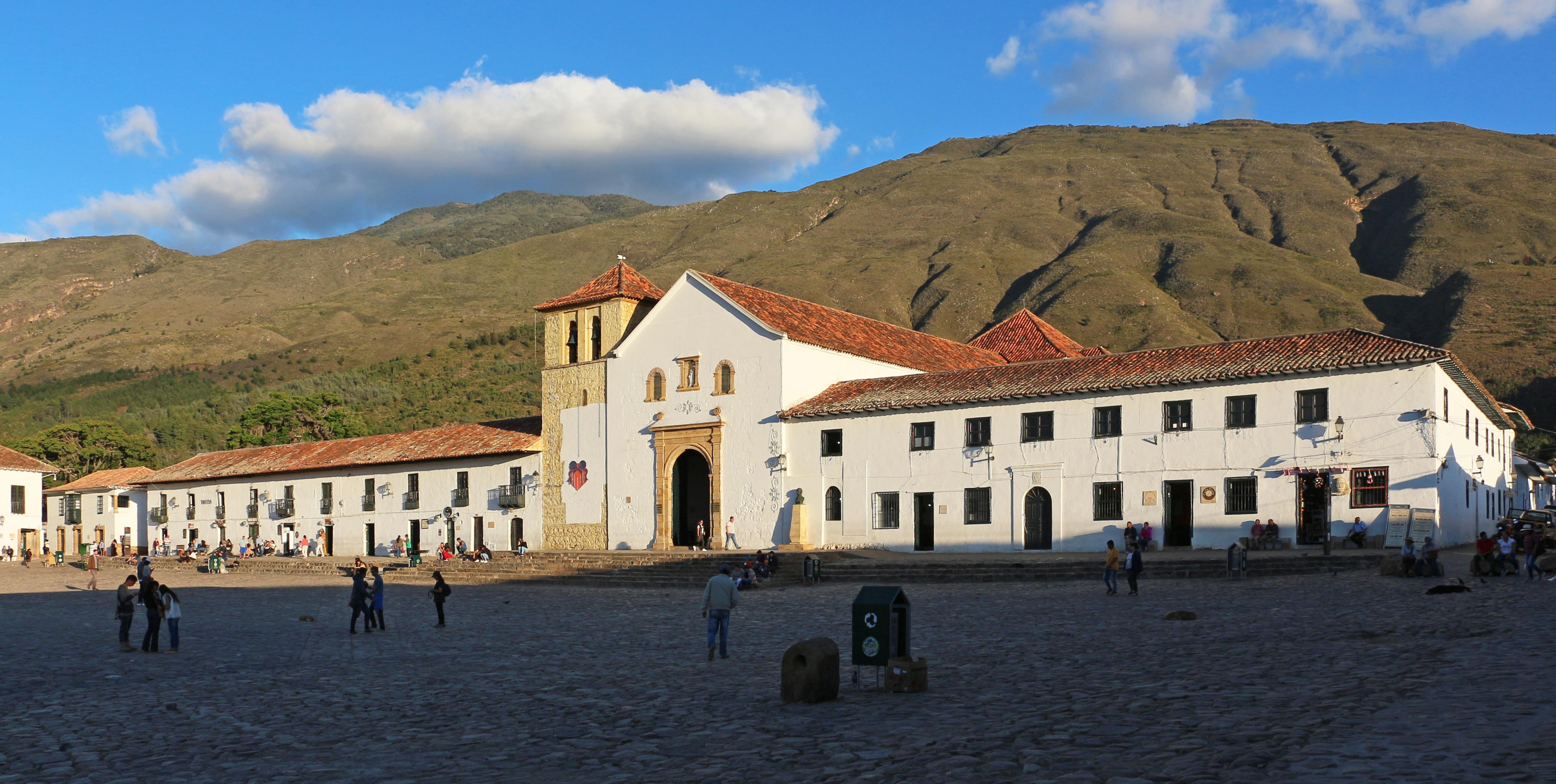 Villa de Leyva, Ráquira & Casa Terracota Day Trip from Bogotá