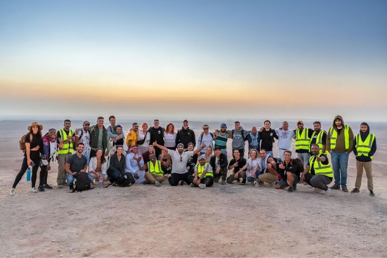 Riyadh: Edge of the World & Bat Cave Adventure