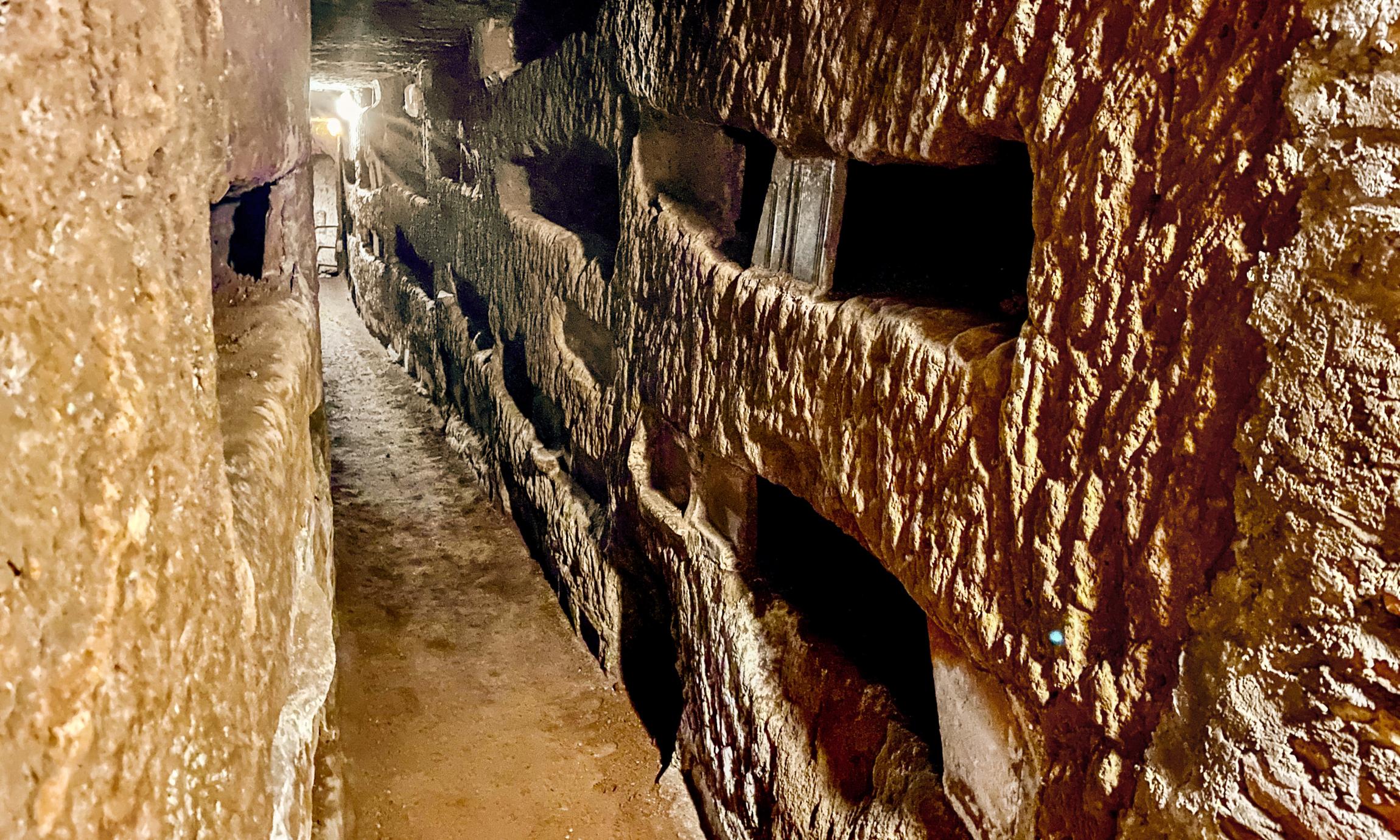 Rome Catacombs of Domitilla: Guided Underground Tour with Transfers