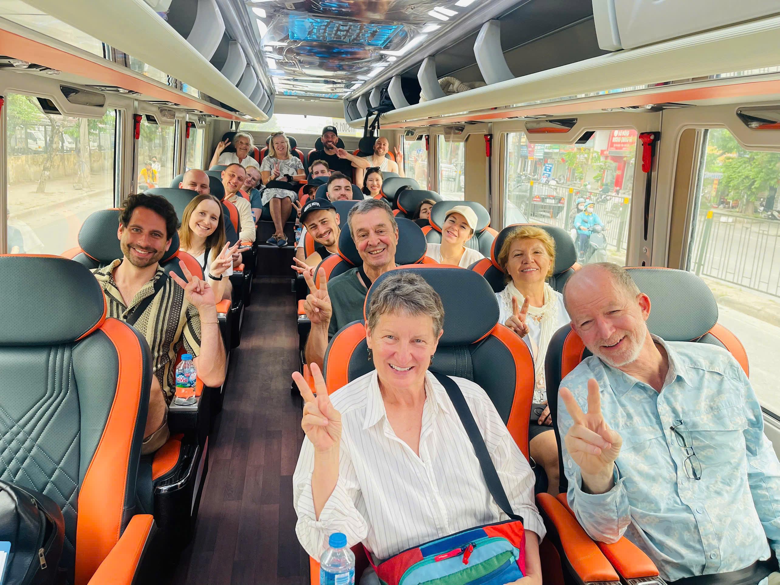 Luxury Ha Long Bay Day Cruise with Buffet & Kayaking