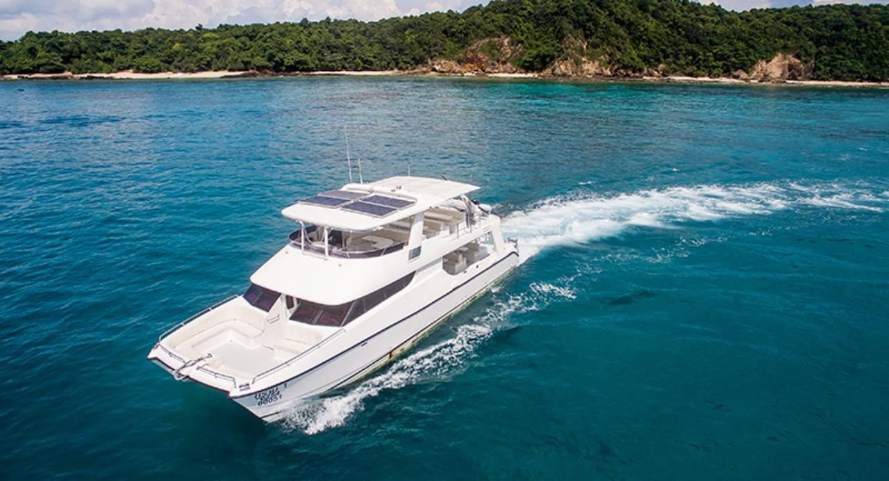 Luxury Phang Nga Bay Sunset Yacht Cruise & James Bond Island