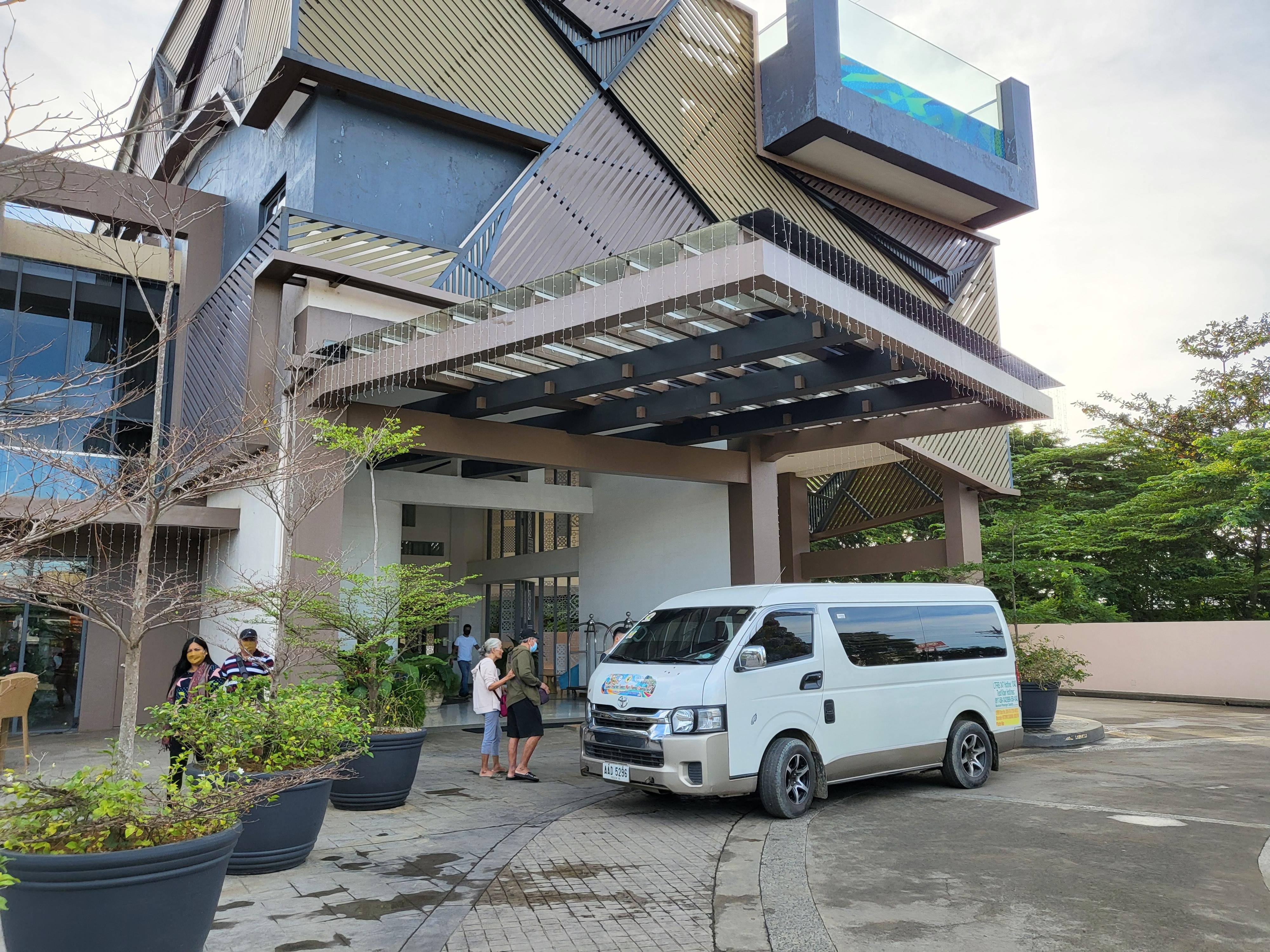 Private Van Transfer: El Nido to Puerto Princesa