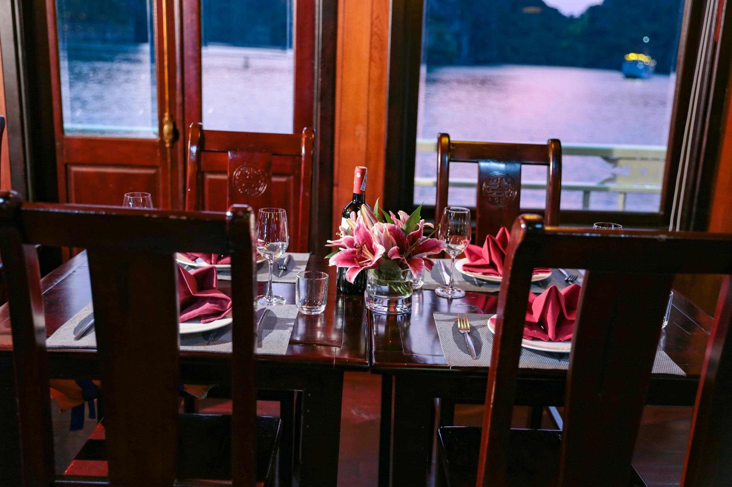 Ha Long & Bai Tu Long Bay 2-Day Overnight Cruise from Hanoi