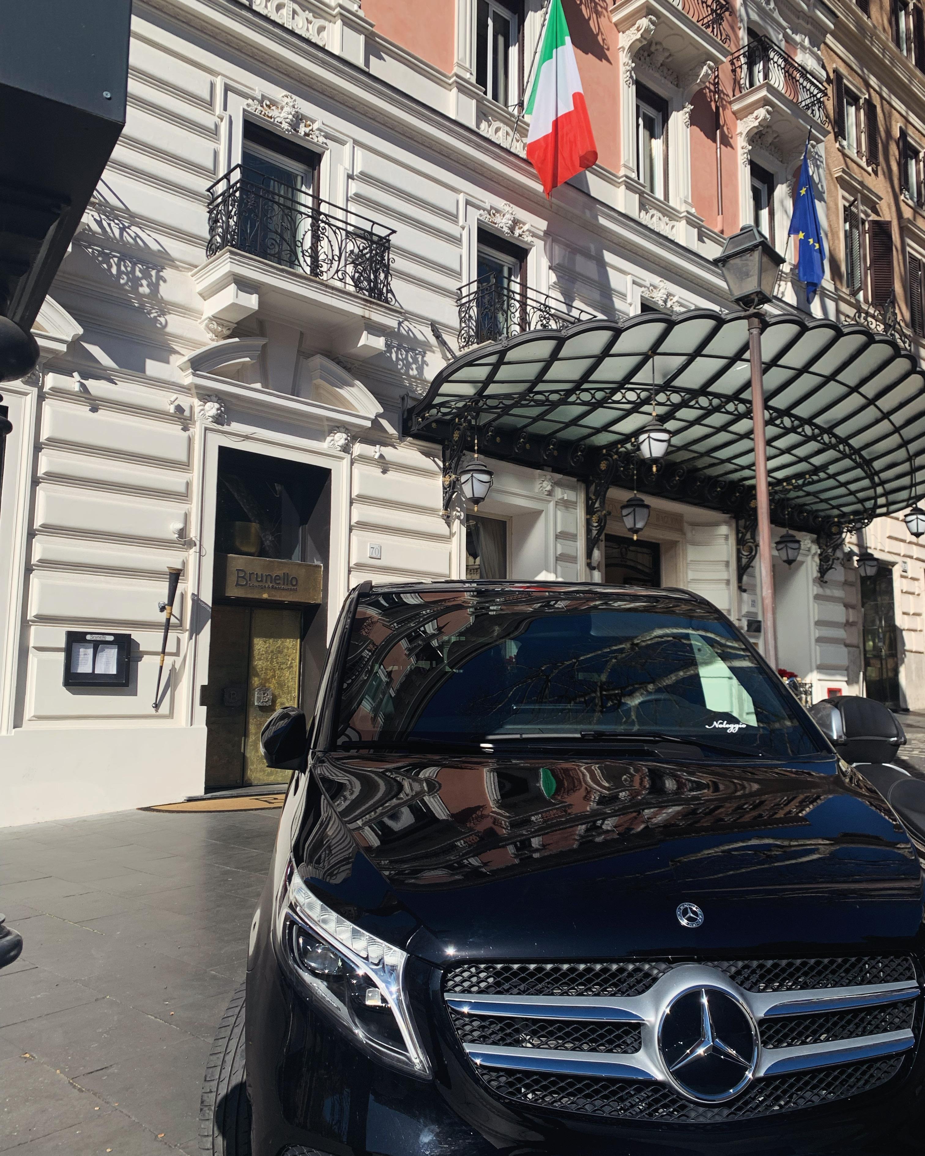 Private Airport Transfer: Rome City to Fiumicino or Ciampino