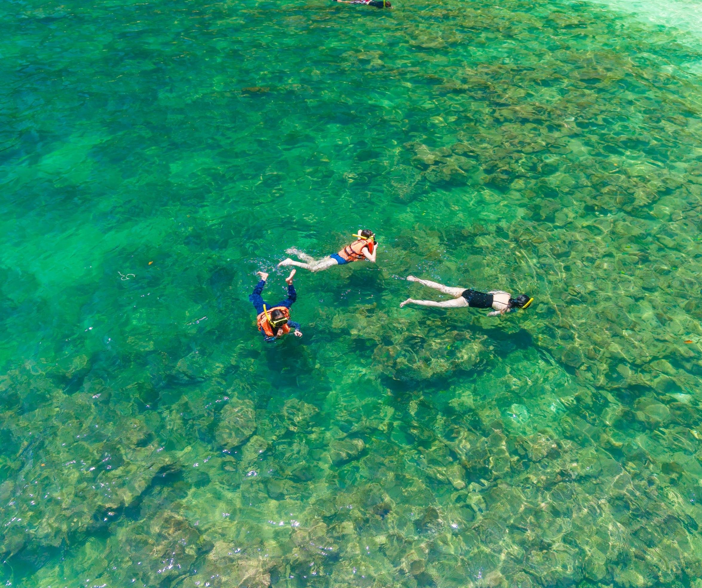 Krabi Hong Island Sunset & Bioluminescent Plankton Tour with BBQ Dinner