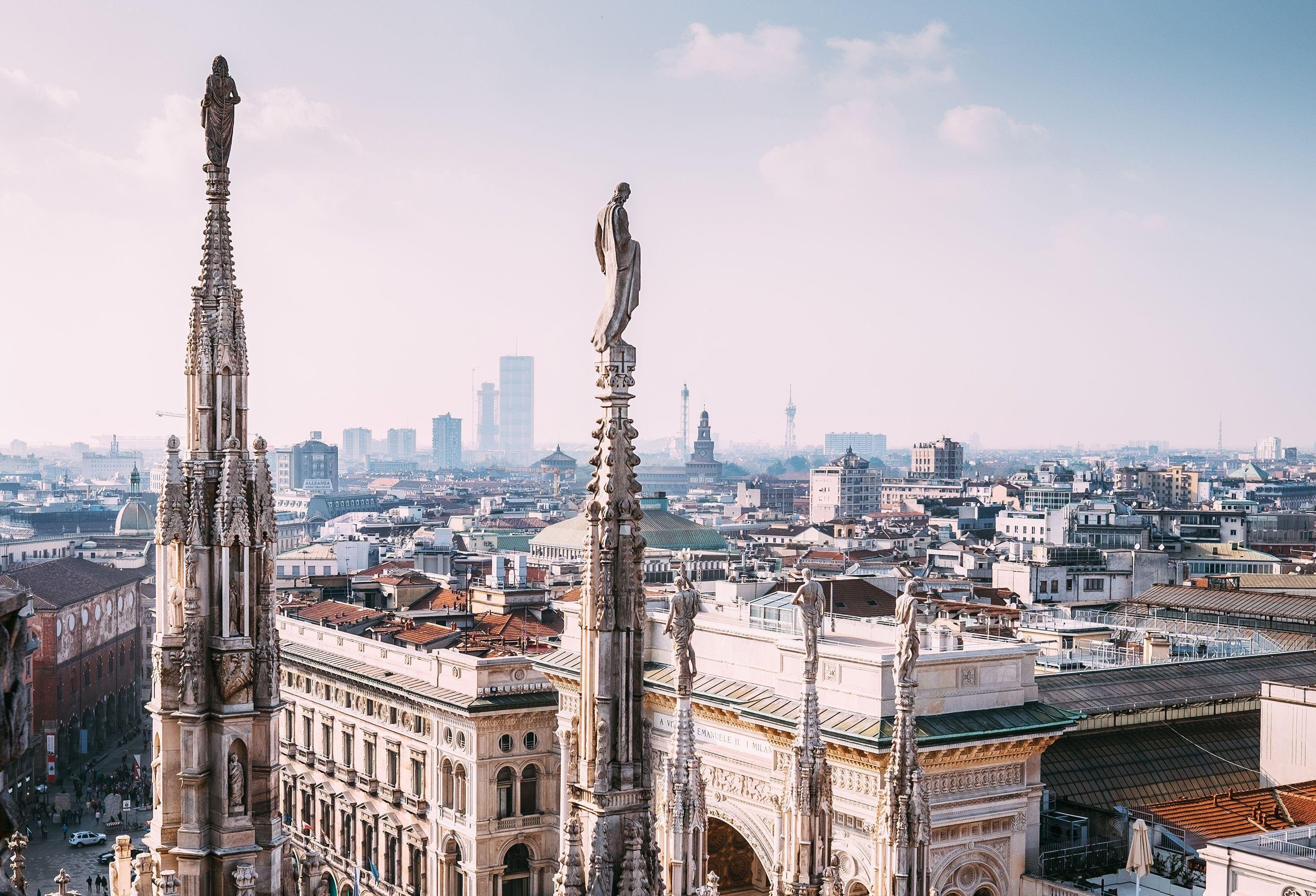 Milan Highlights: Duomo Rooftop, Sforza Castle & Gelato Tour