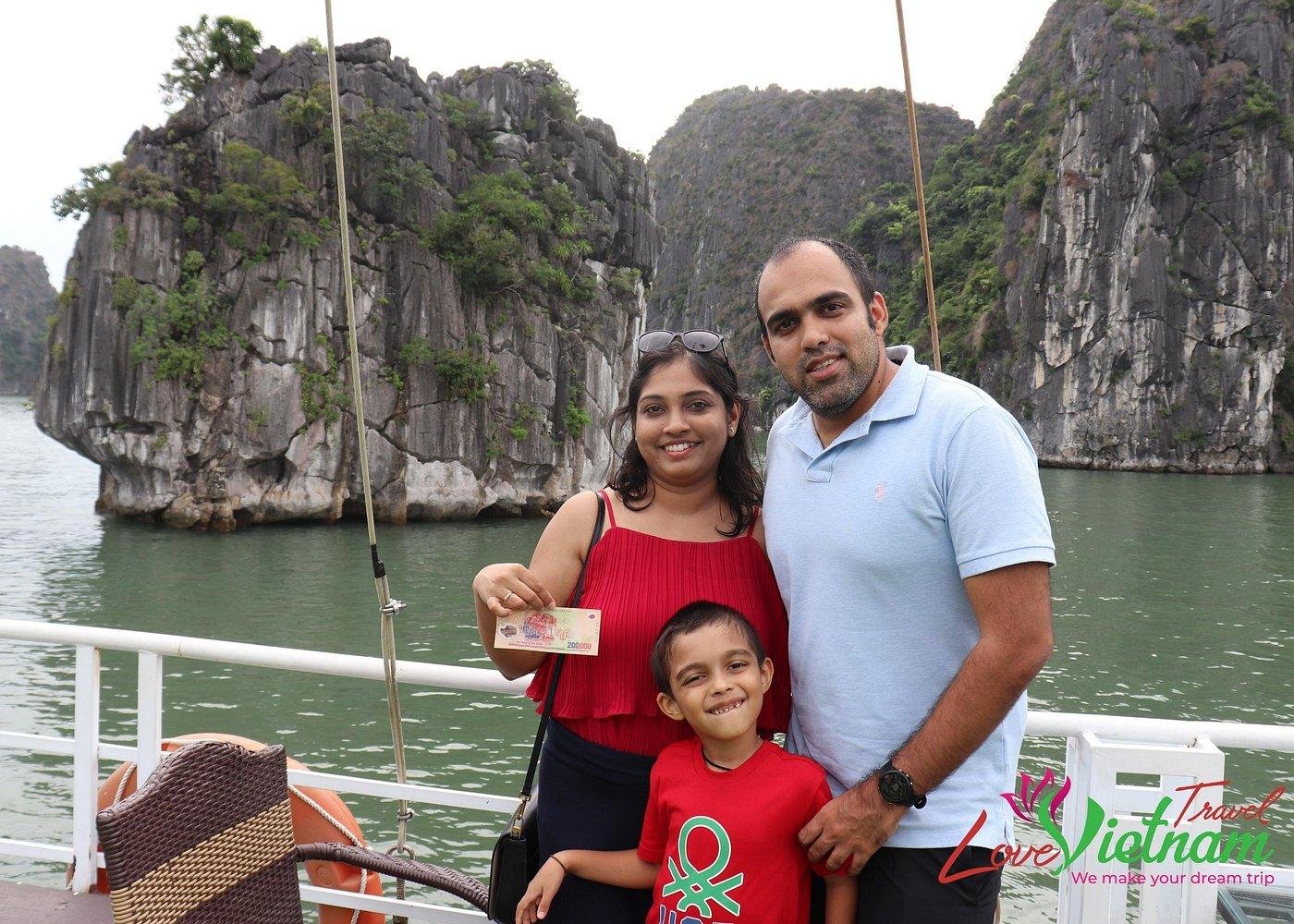 Private Ha Long Bay Luxury Cruise & Cave Tour from Hanoi
