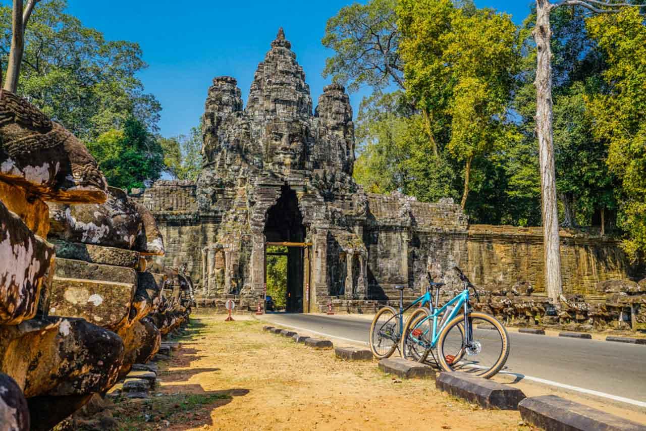 Private E-Bike Temple Exploration: Angkor Wat & Jungle Trails