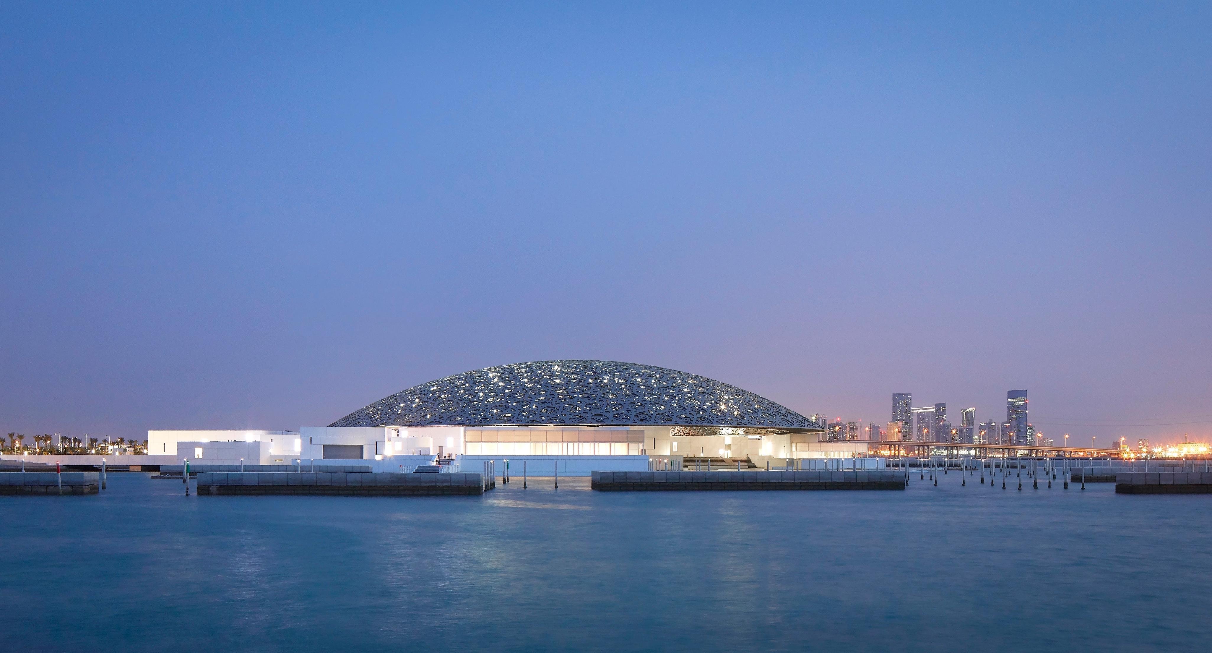 Abu Dhabi Discovery: Grand Mosque, Louvre & Heritage Village