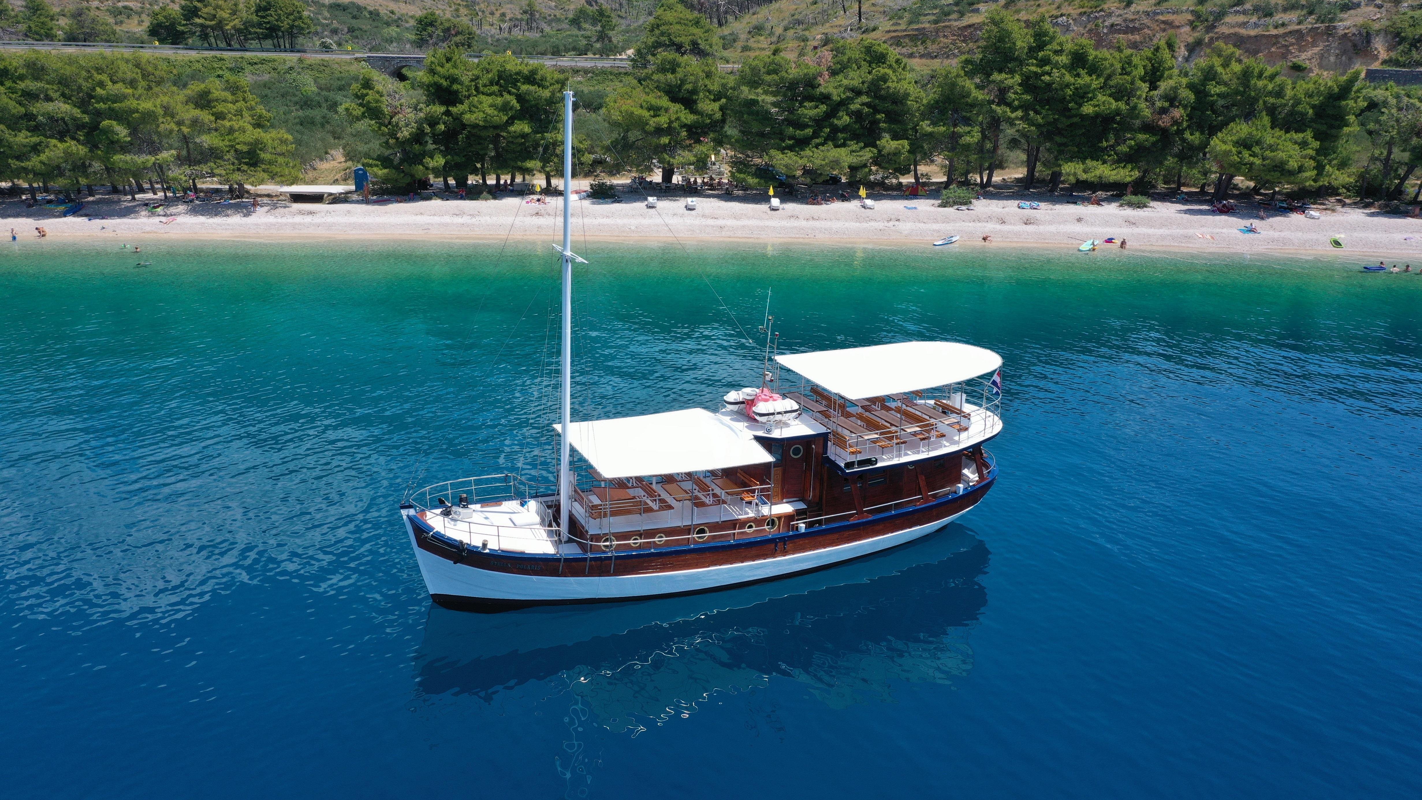 Hvar & Brač Island Boat Tour with Onboard Lunch