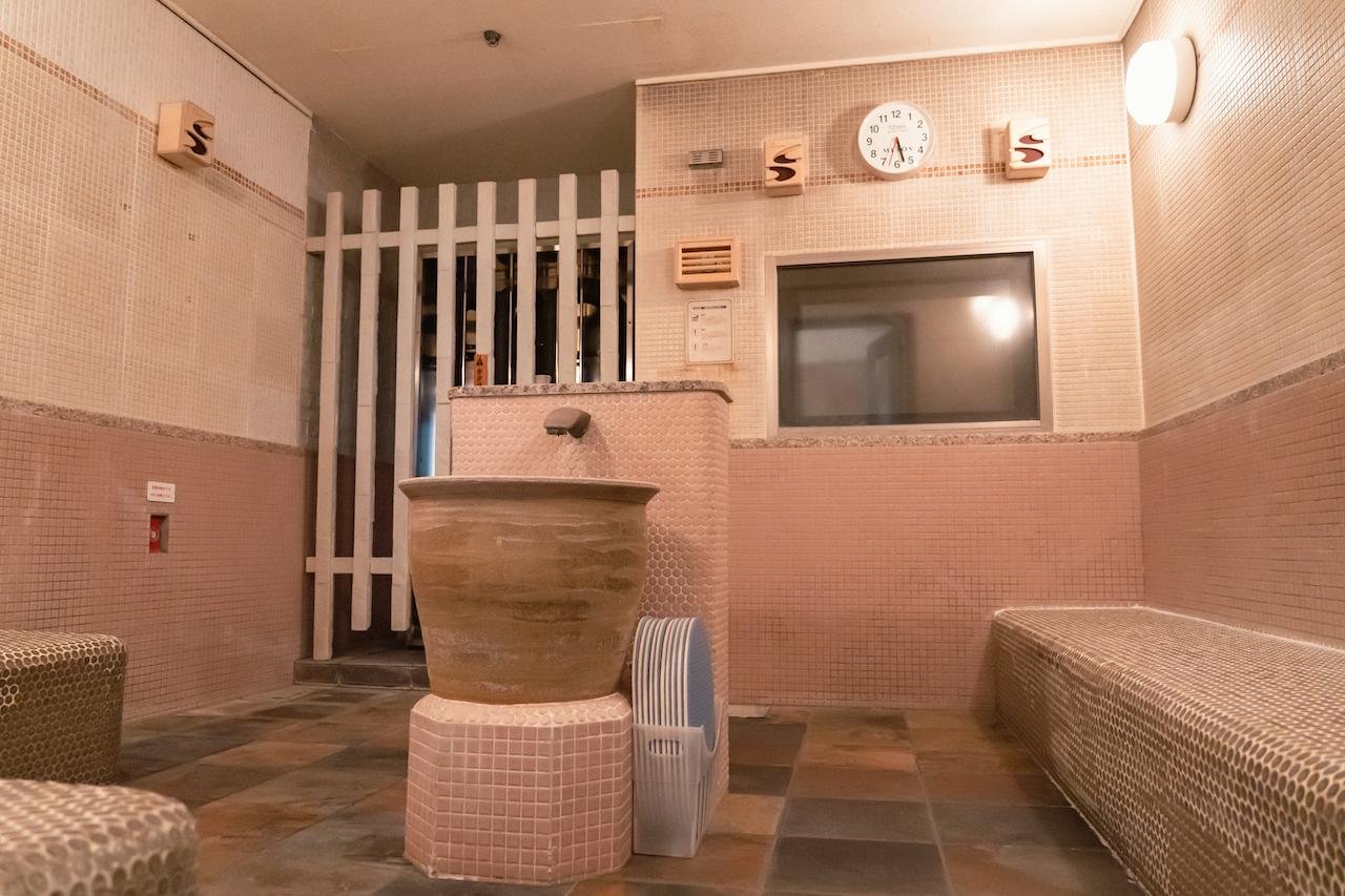 Osaka: Tennen Onsen Naniwa-no-Yu, the famous hot spring spa