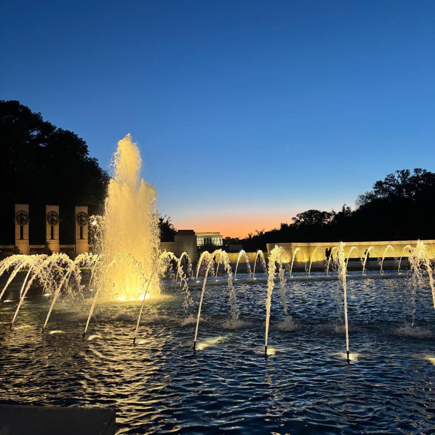 DC Twilight National Mall Tour with Lincoln Undercroft Access