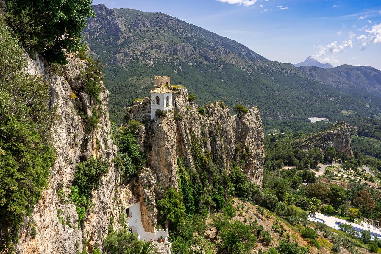 Altea, Guadalest & Algar Waterfalls Day Trip