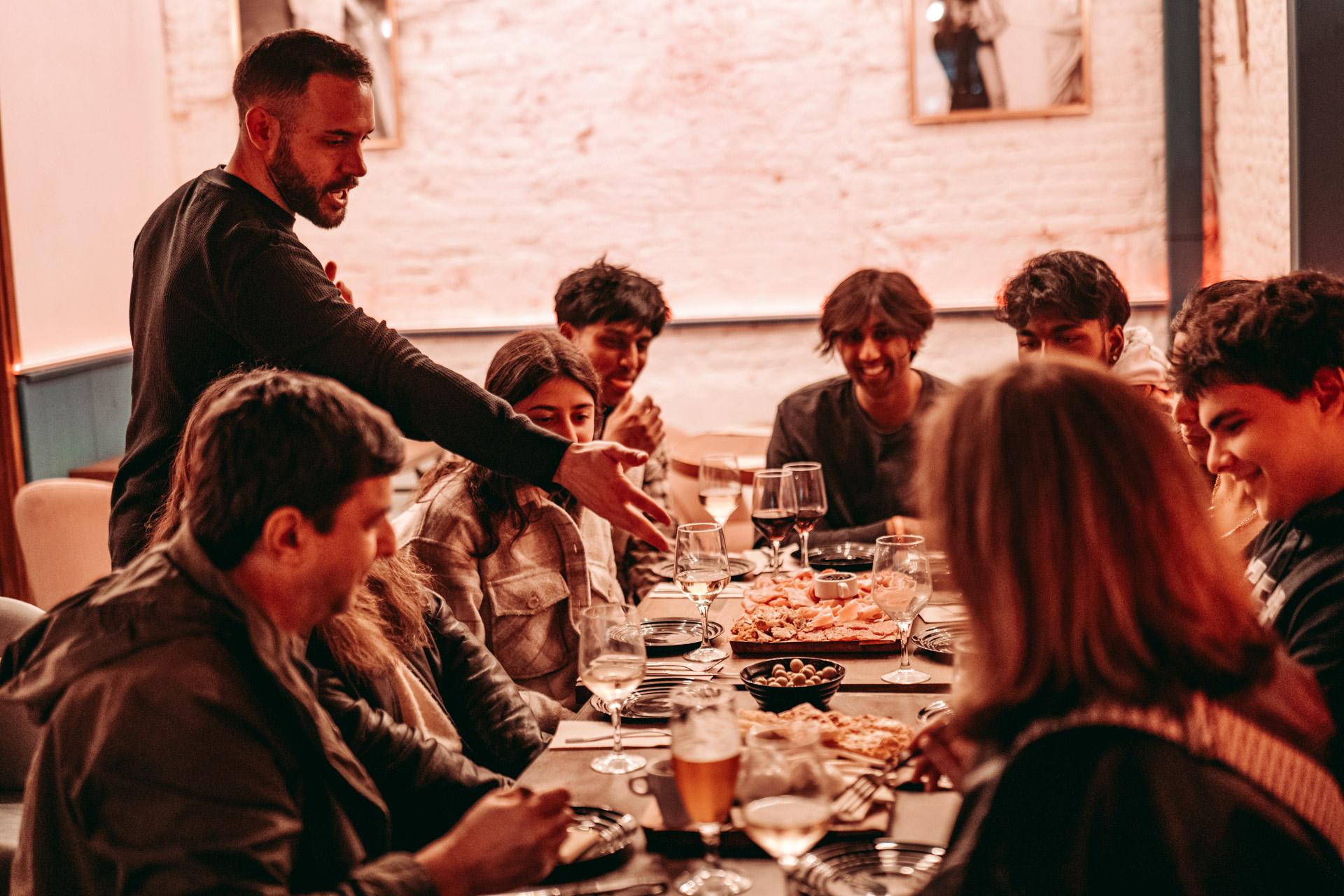 Tipsy Tapas & History Tour in Gothic Quarter