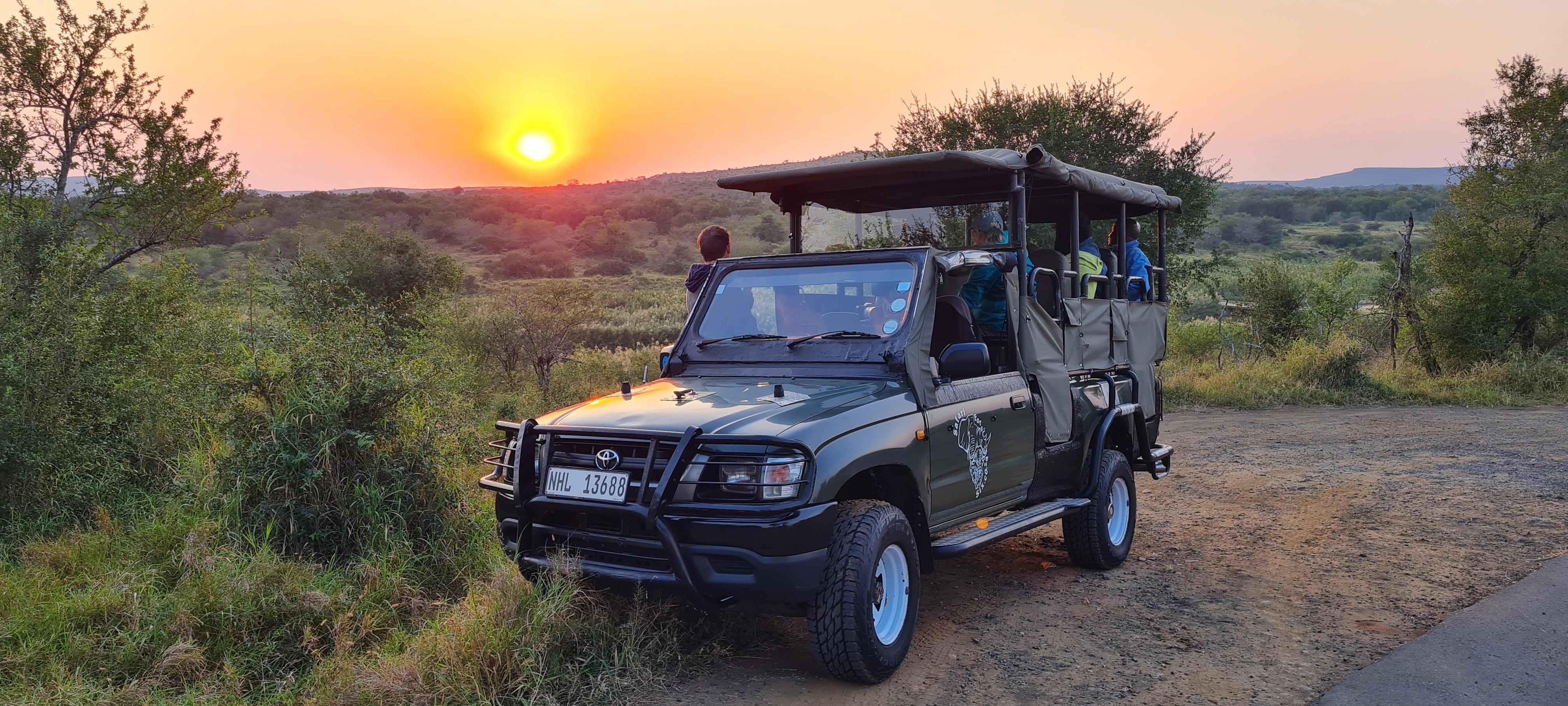 Big 5 Safari in Hluhluwe-Imfolozi Park from St Lucia